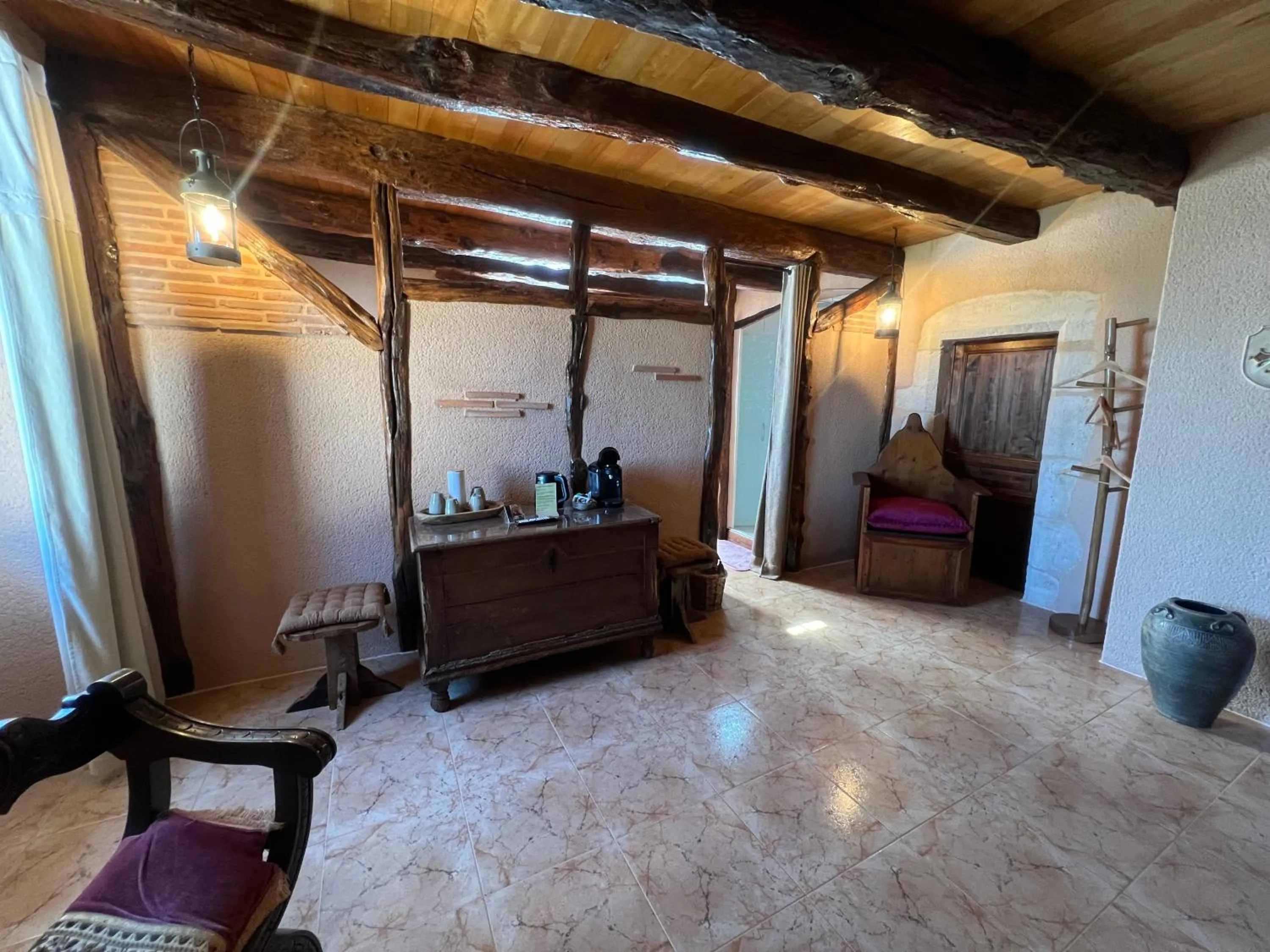 Photo of the whole room in Le Relais des Chevaliers "La Suite des Seigneurs"