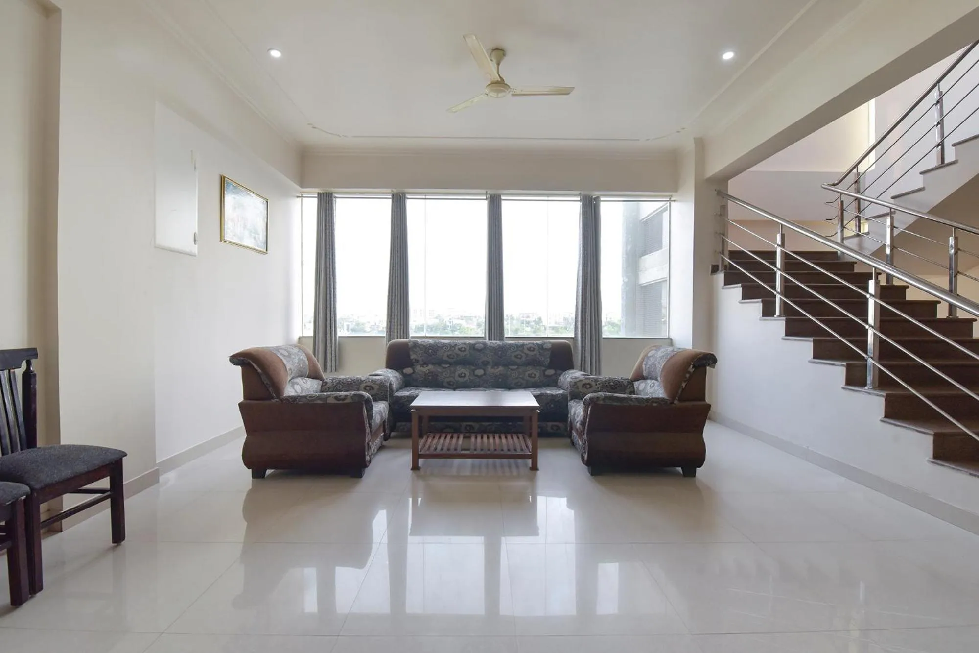 Seating area in FabHotel Shiv Palace