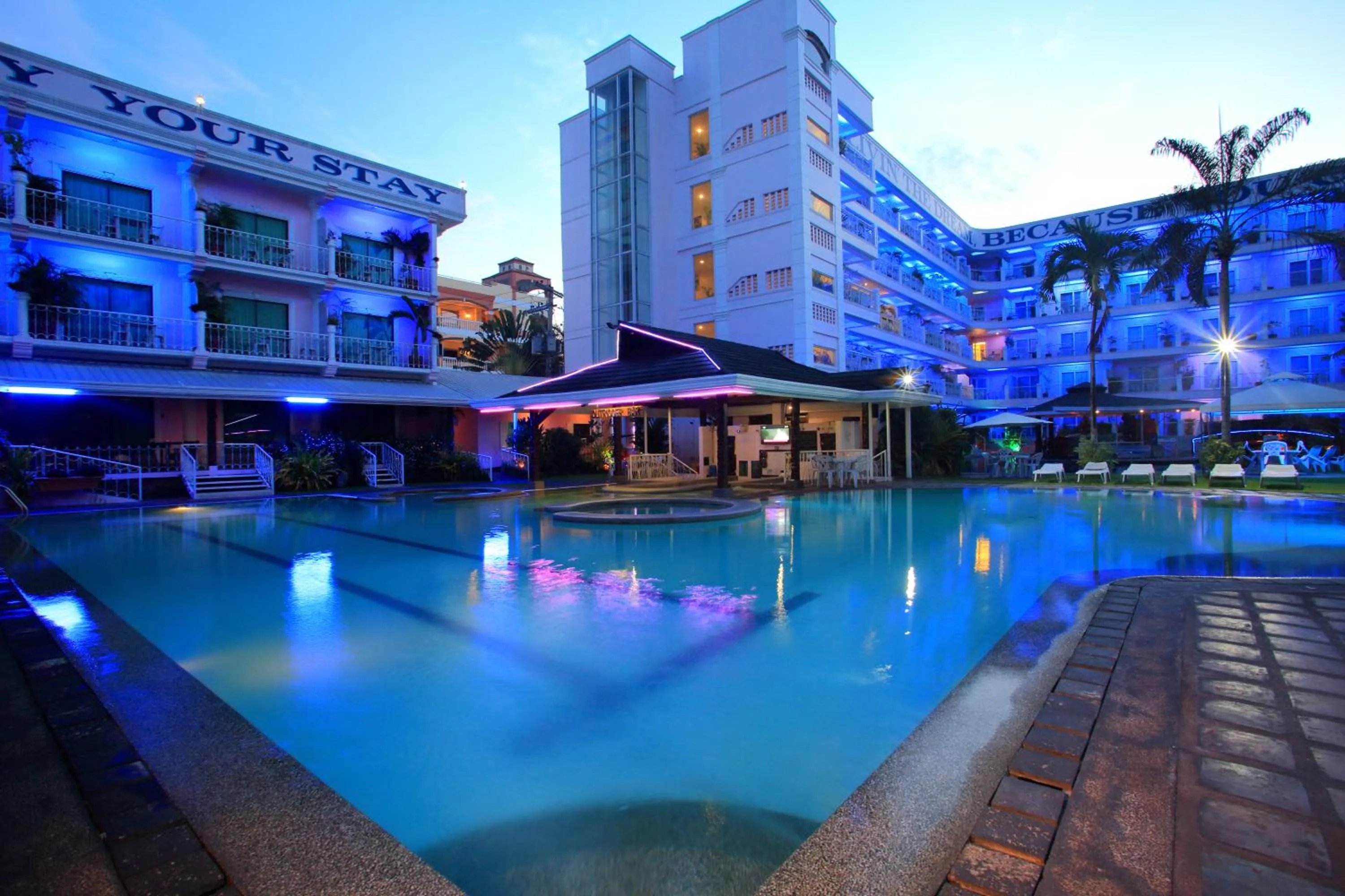 Swimming pool in Wild Orchid Resort