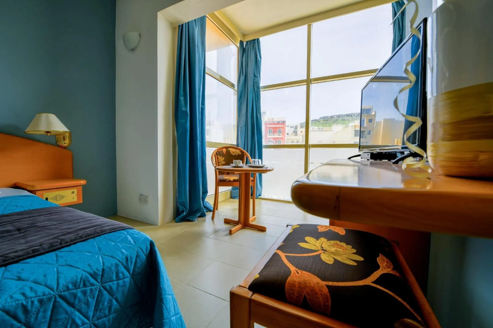 Sea view, Bed in La Playa Hotel