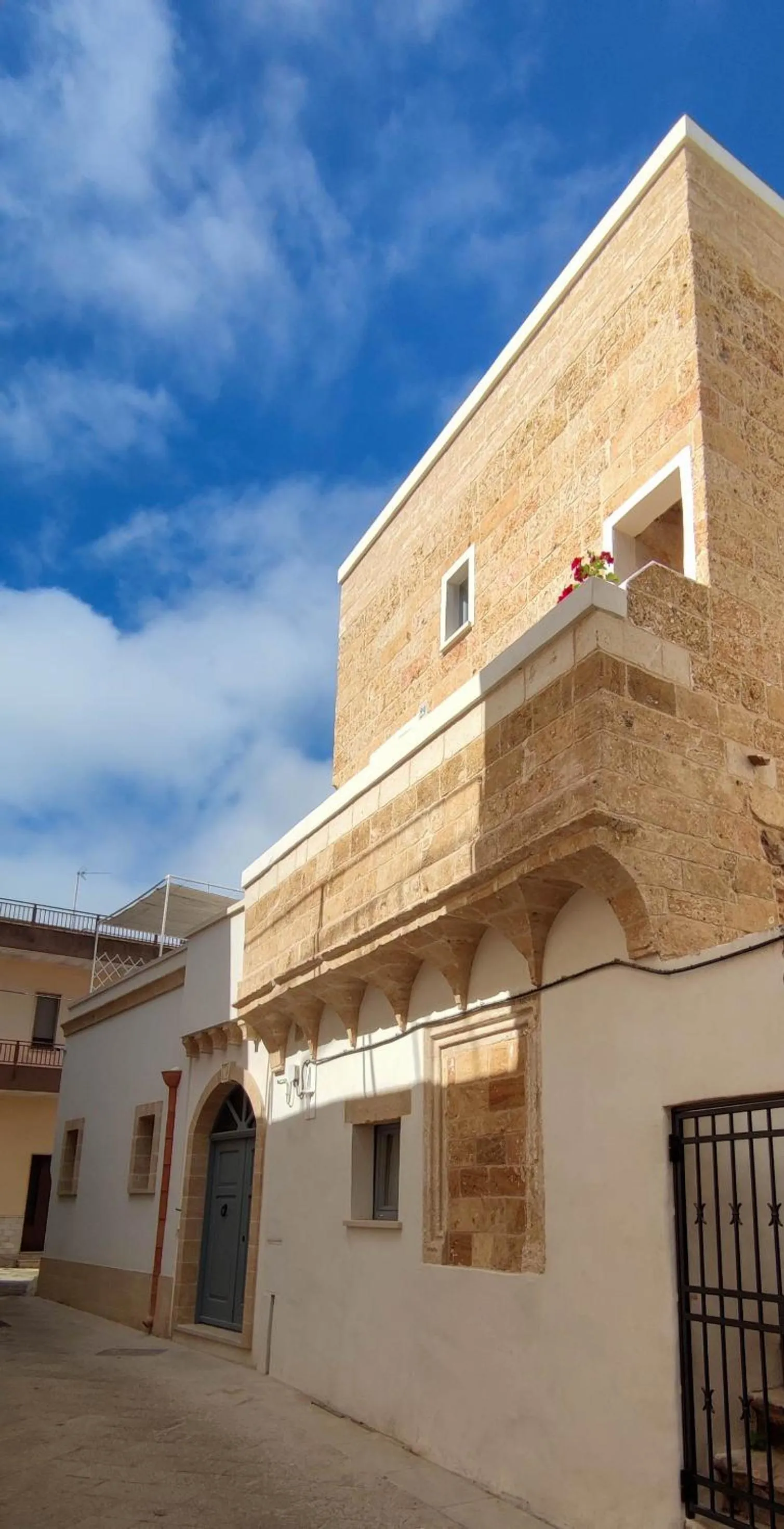 Property building in Asylum Amicorum Bed & Breakfast