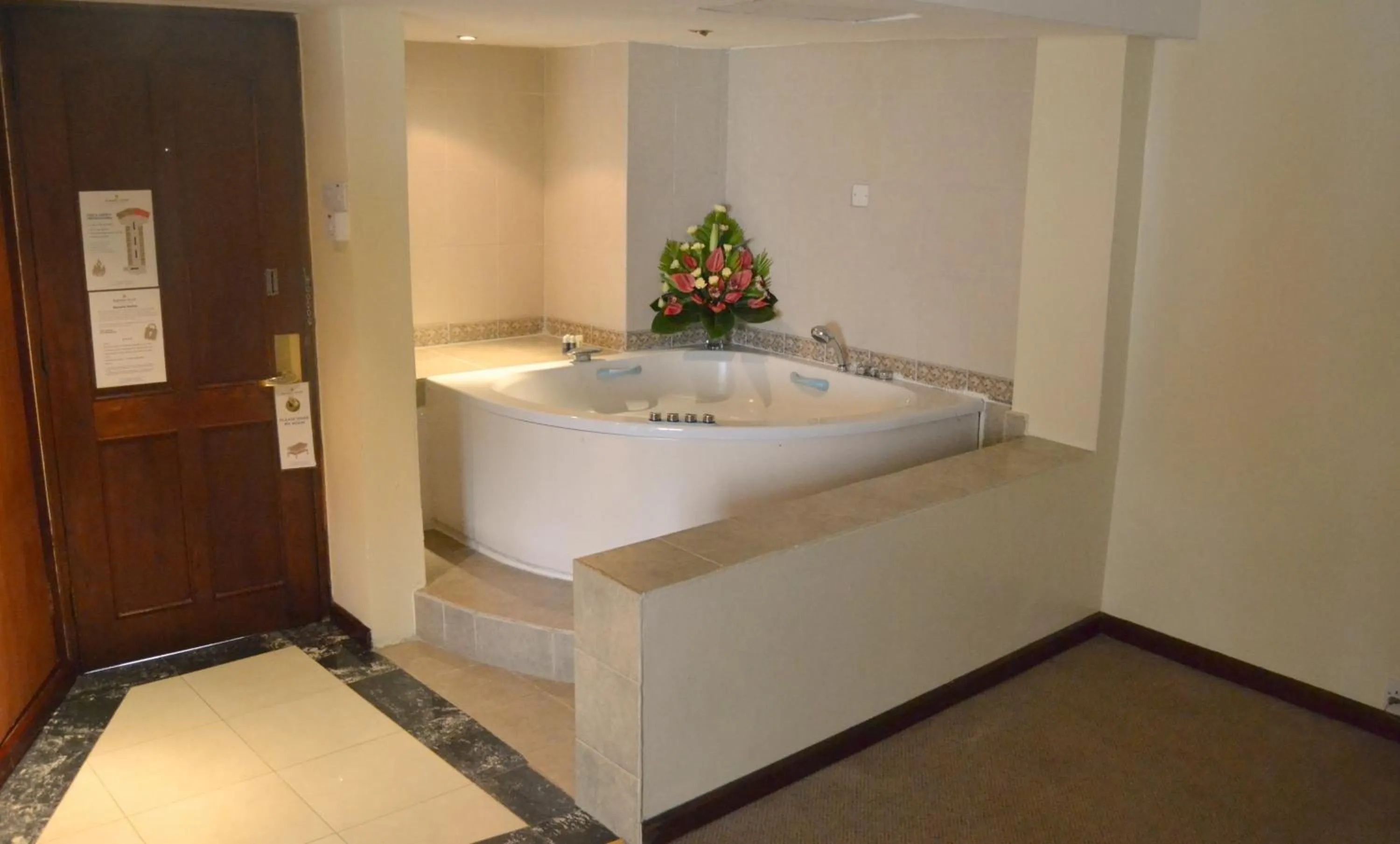 Hot Tub, Bathroom in Golden Tulip Tanzania