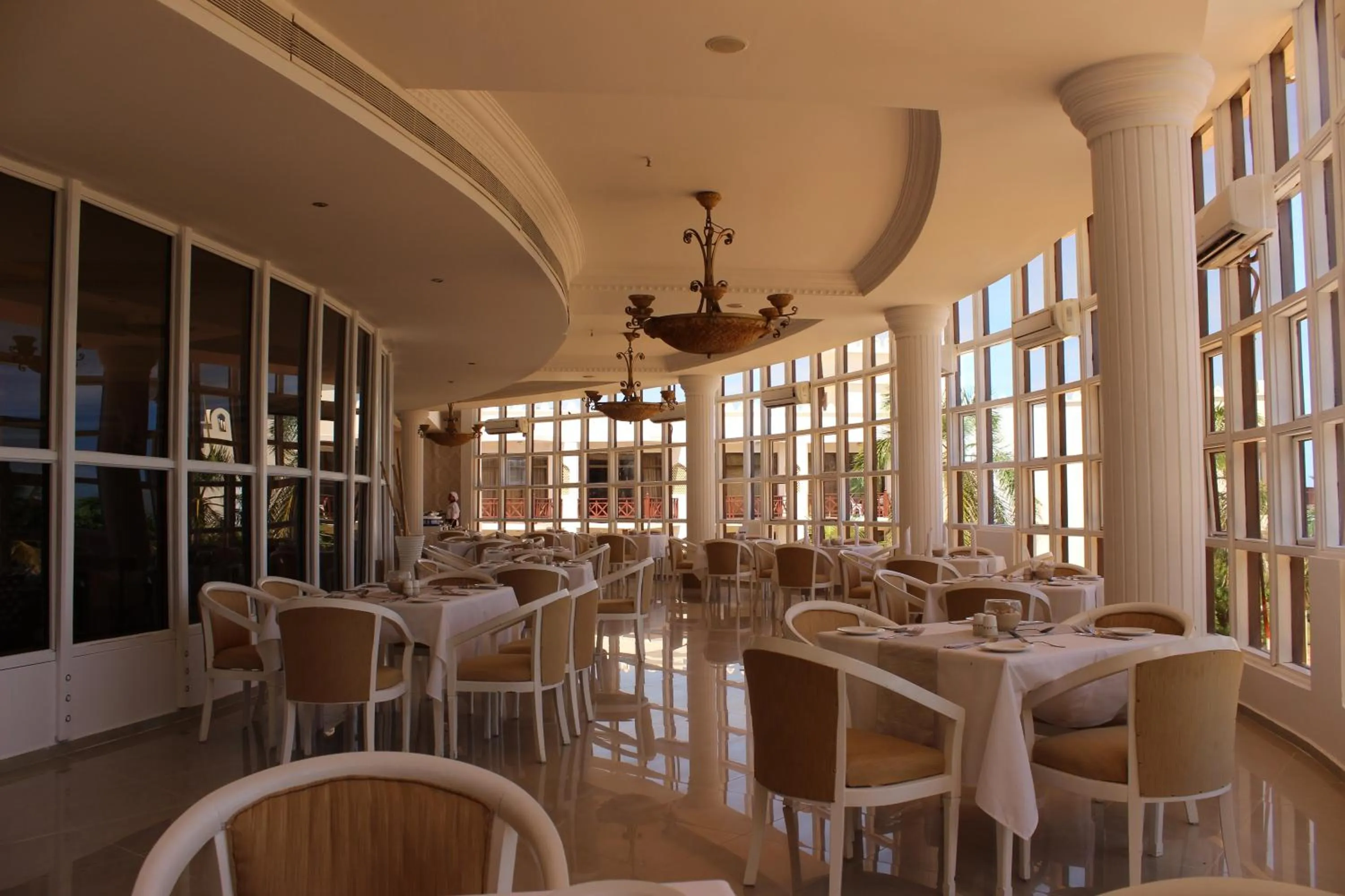 Restaurant/Places to Eat in Golden Tulip Tanzania