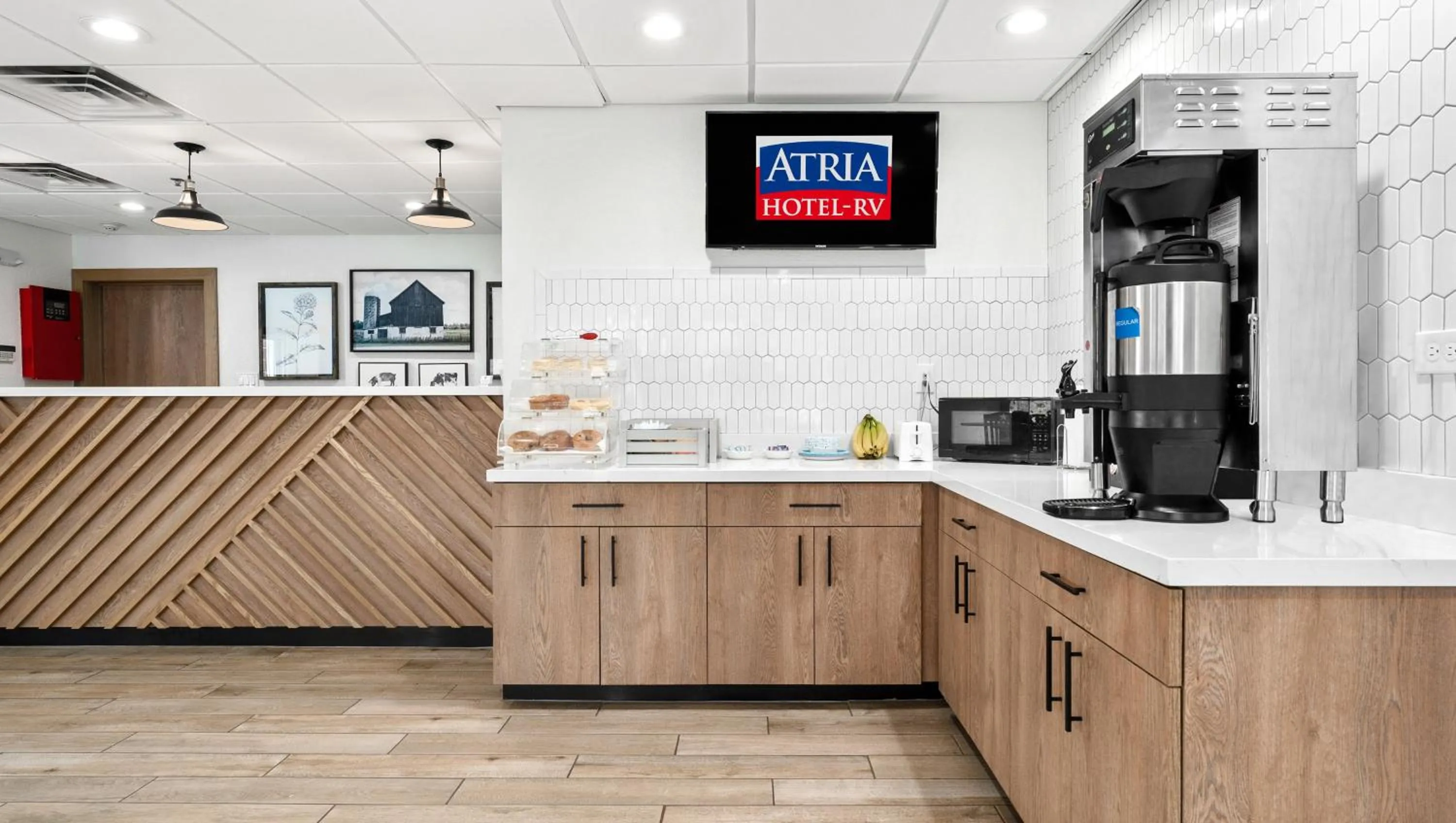 Buffet breakfast in Atria Hotel and RV McGregor