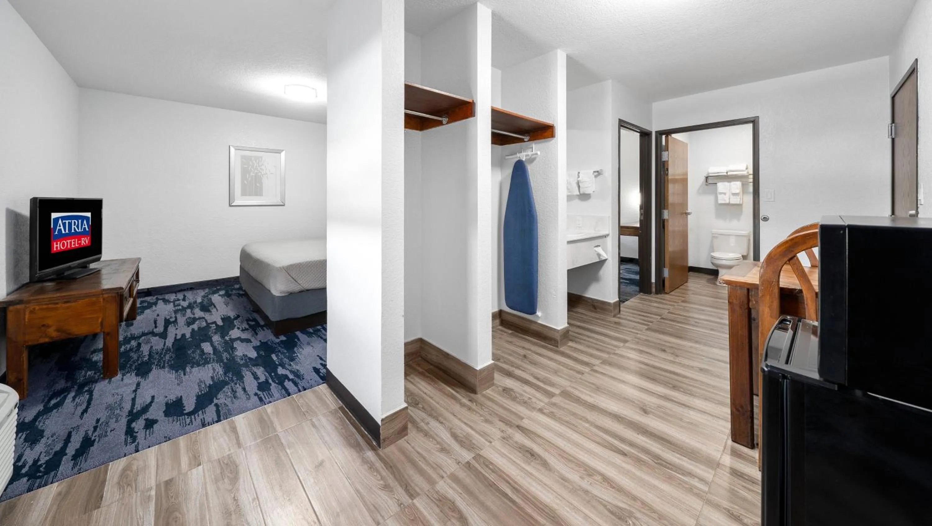 Bedroom, Bed in Atria Hotel and RV McGregor