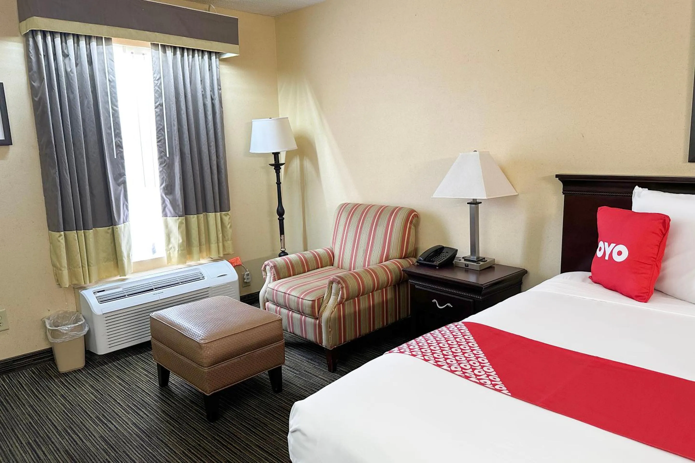 Bedroom, Bed in Bonita Lakes Inn by Capital O Meridian I20