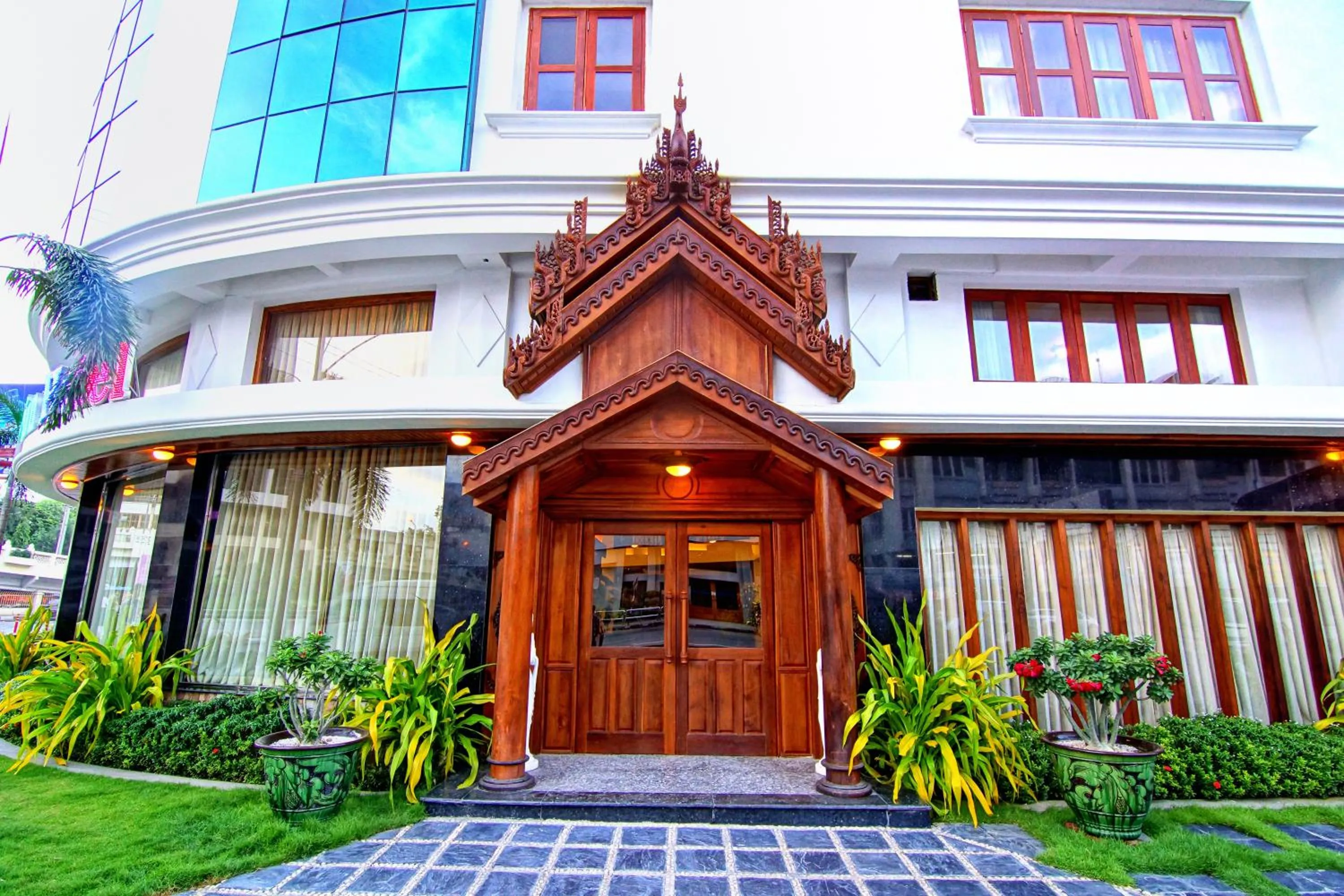 Facade/entrance in Shwe Ingyinn Hotel Mandalay