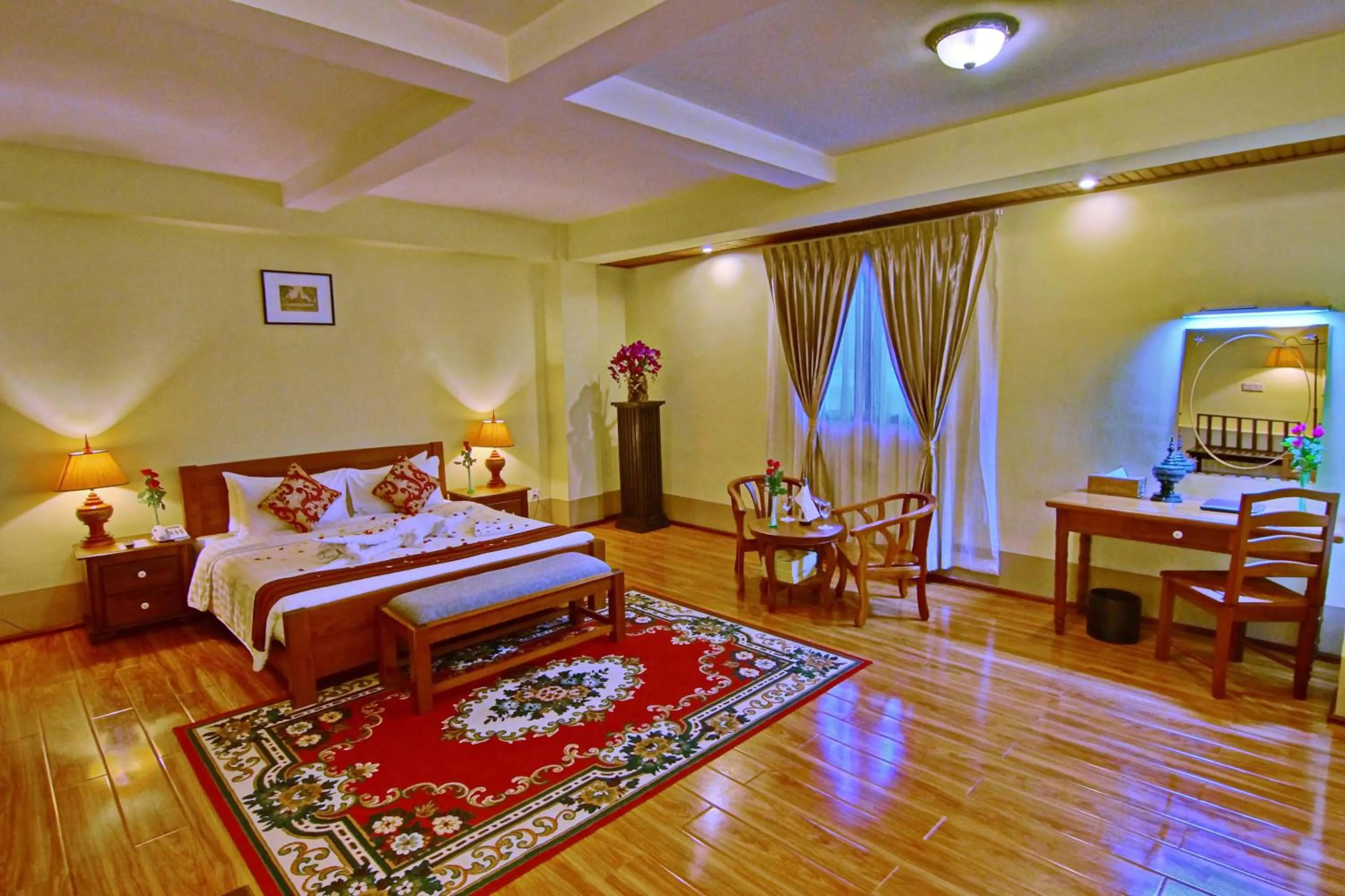 Bedroom in Shwe Ingyinn Hotel Mandalay