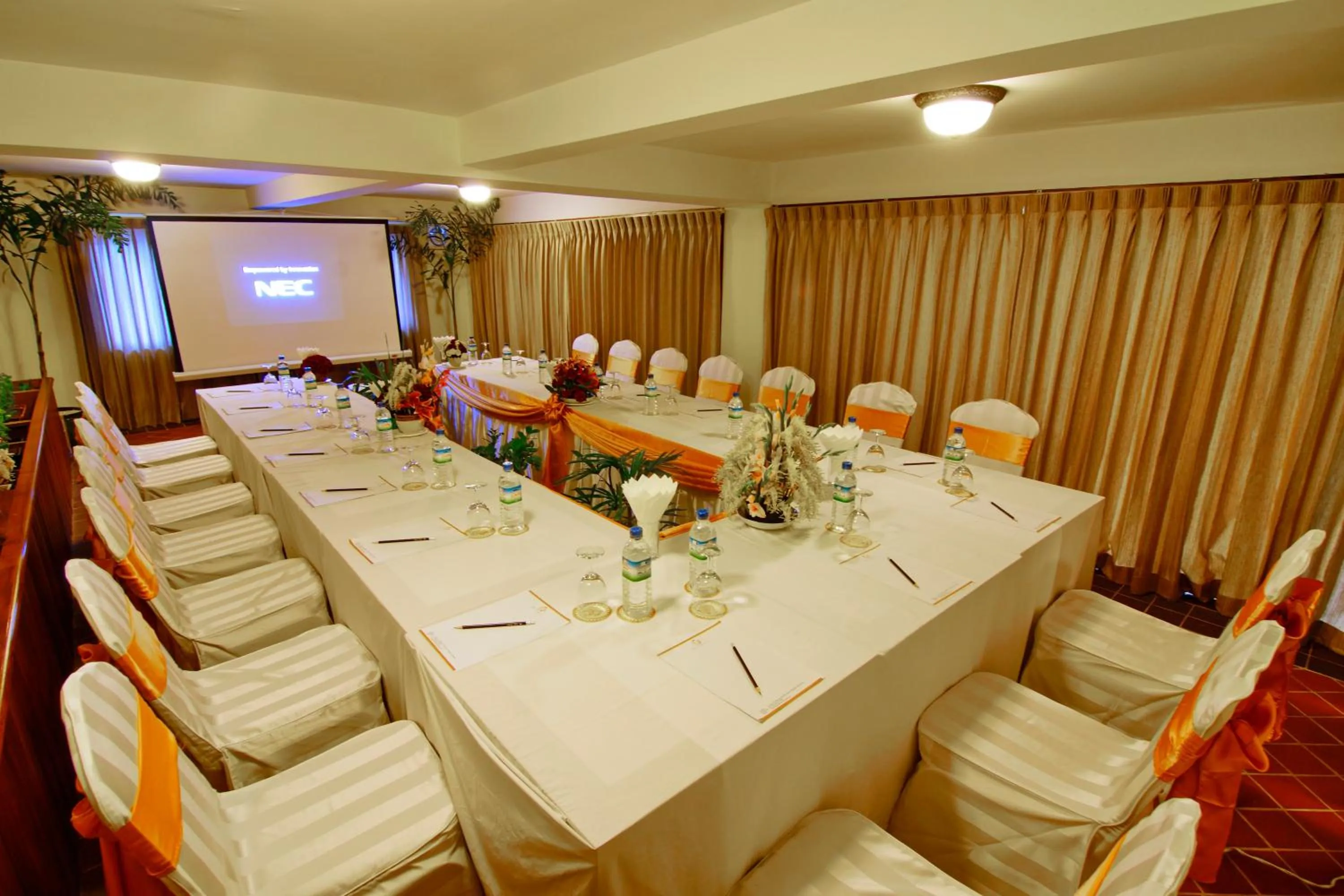 Banquet/Function facilities in Shwe Ingyinn Hotel Mandalay