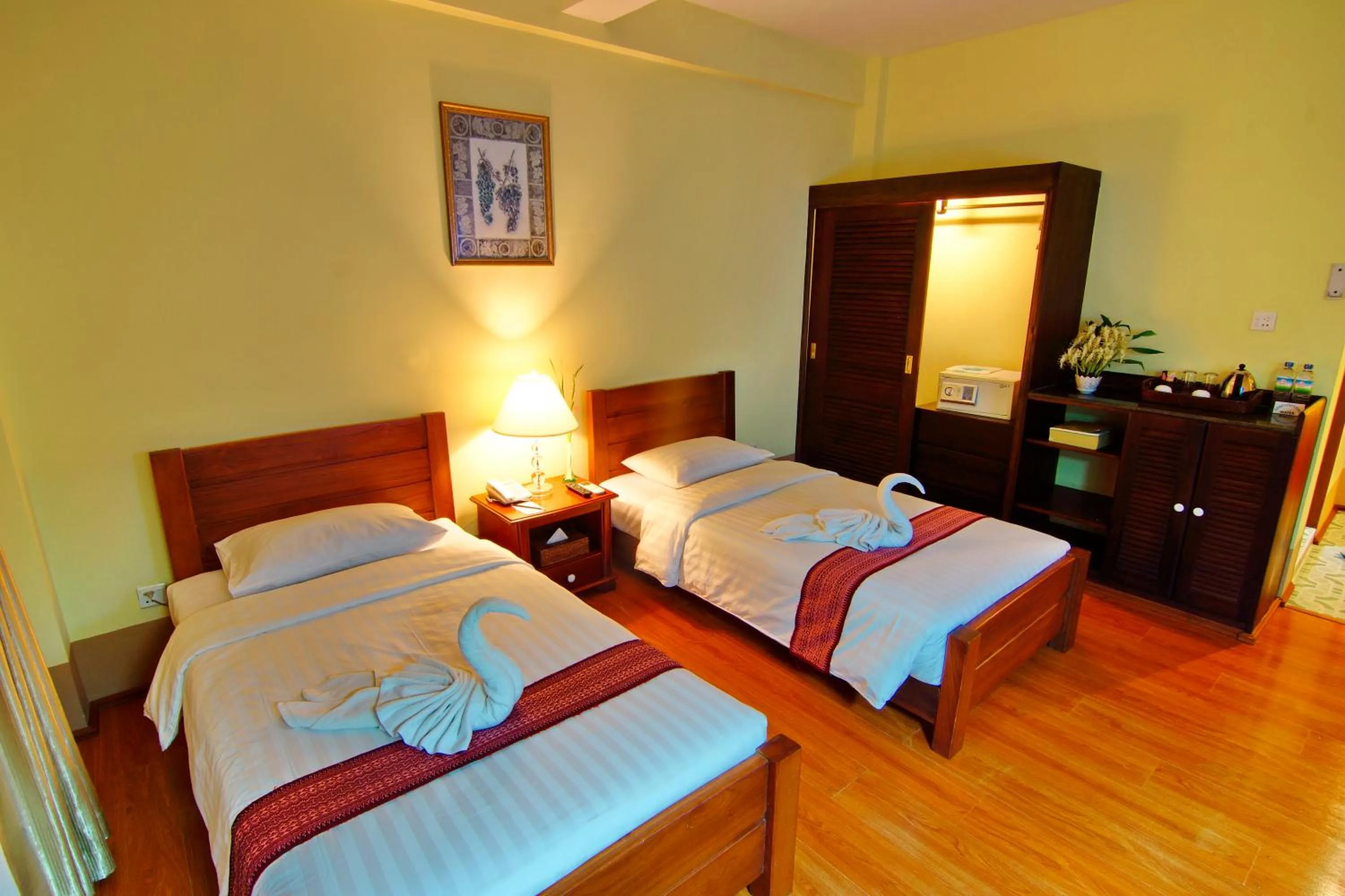 Bedroom in Shwe Ingyinn Hotel Mandalay