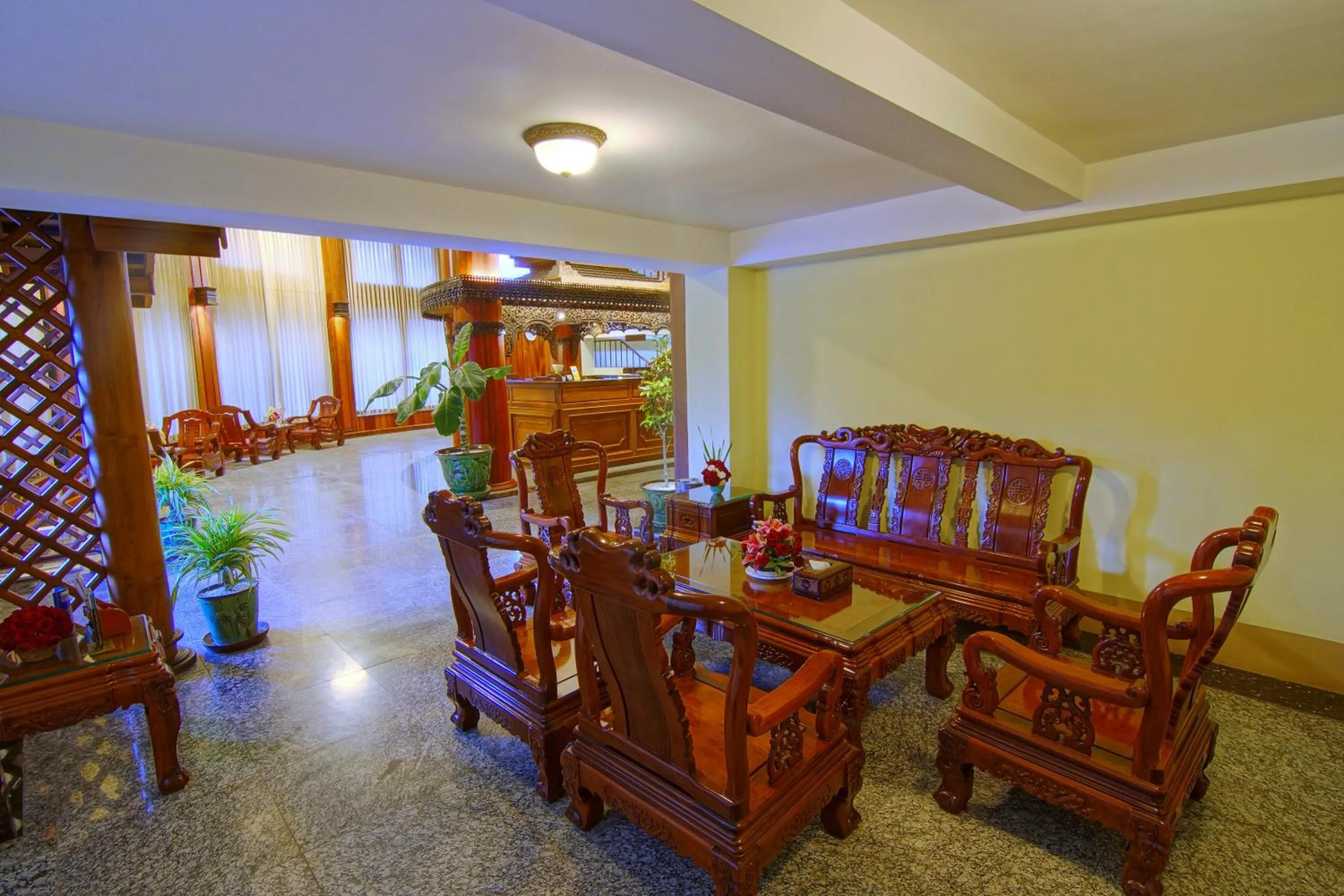 Lobby or reception in Shwe Ingyinn Hotel Mandalay
