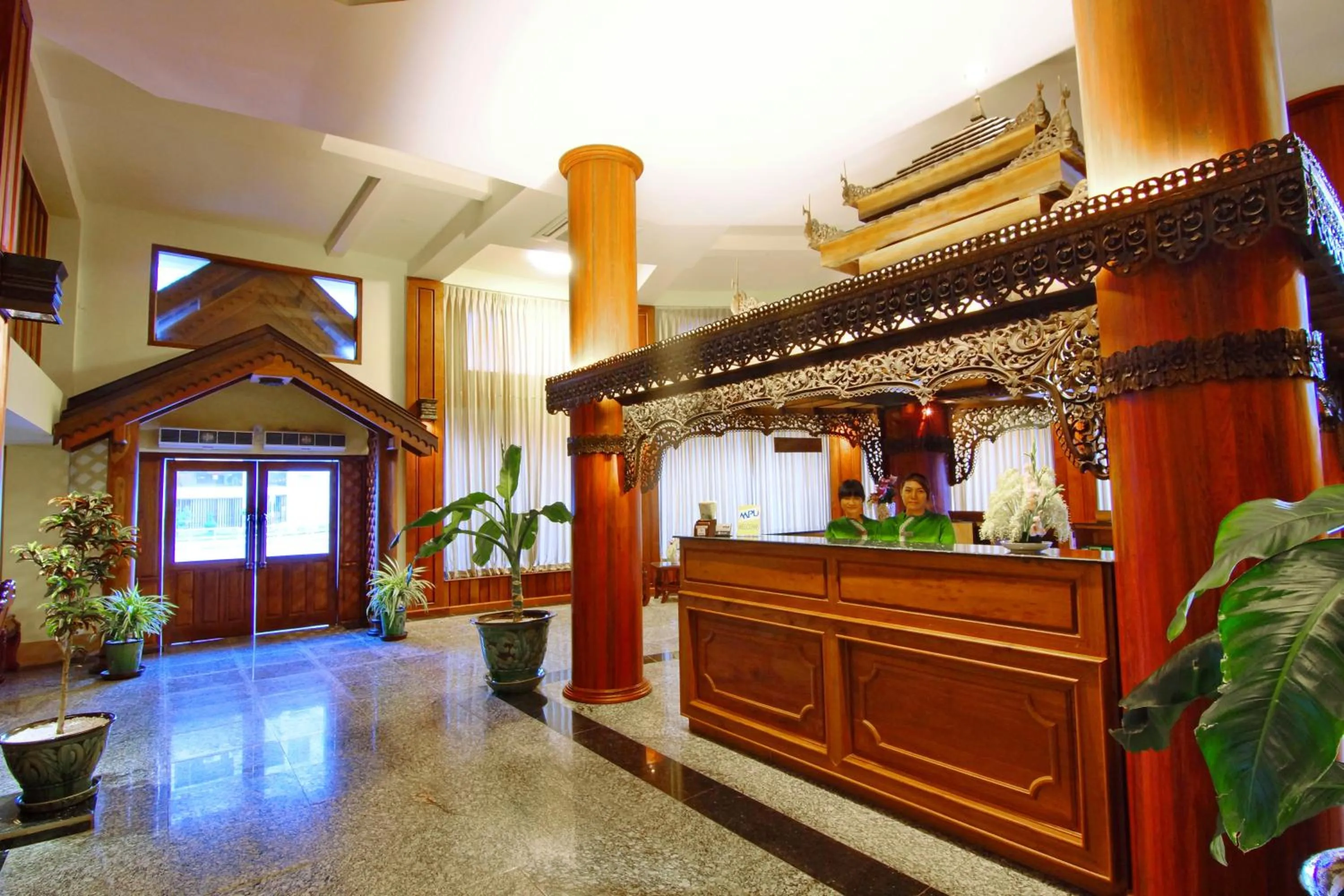 Lobby or reception in Shwe Ingyinn Hotel Mandalay
