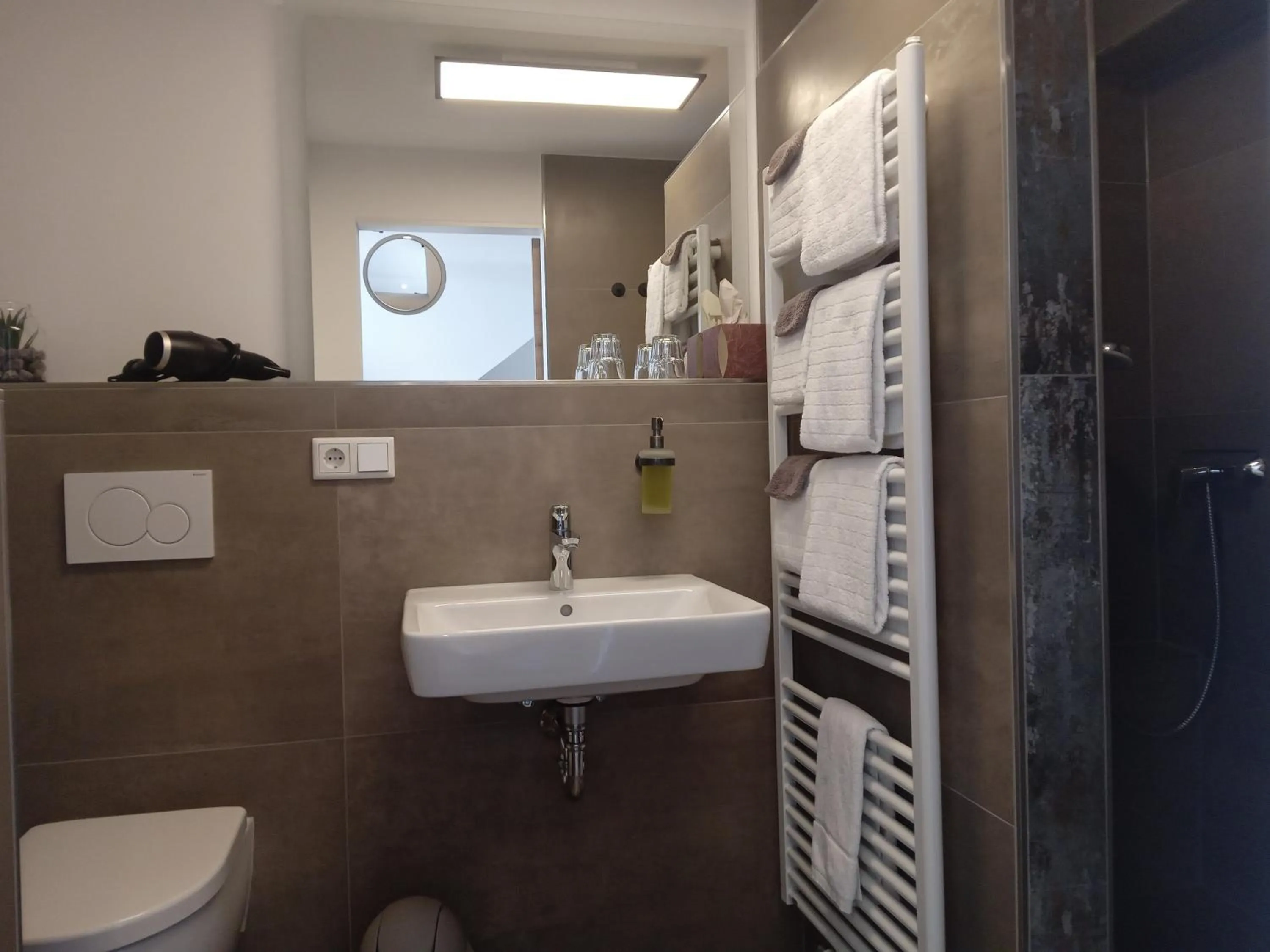 Shower in OlfenLodge