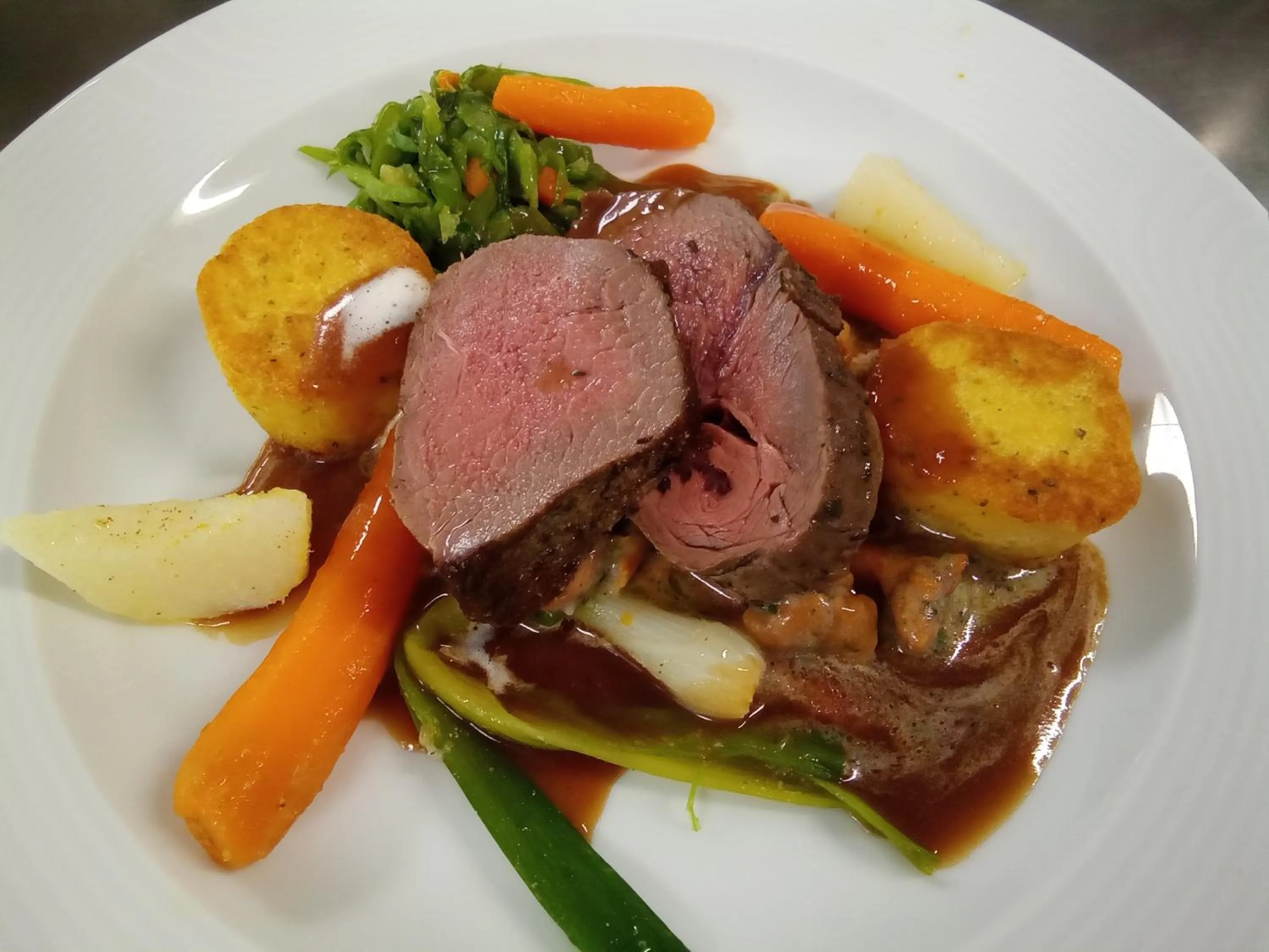 Restaurant/places to eat in Hotel Anna