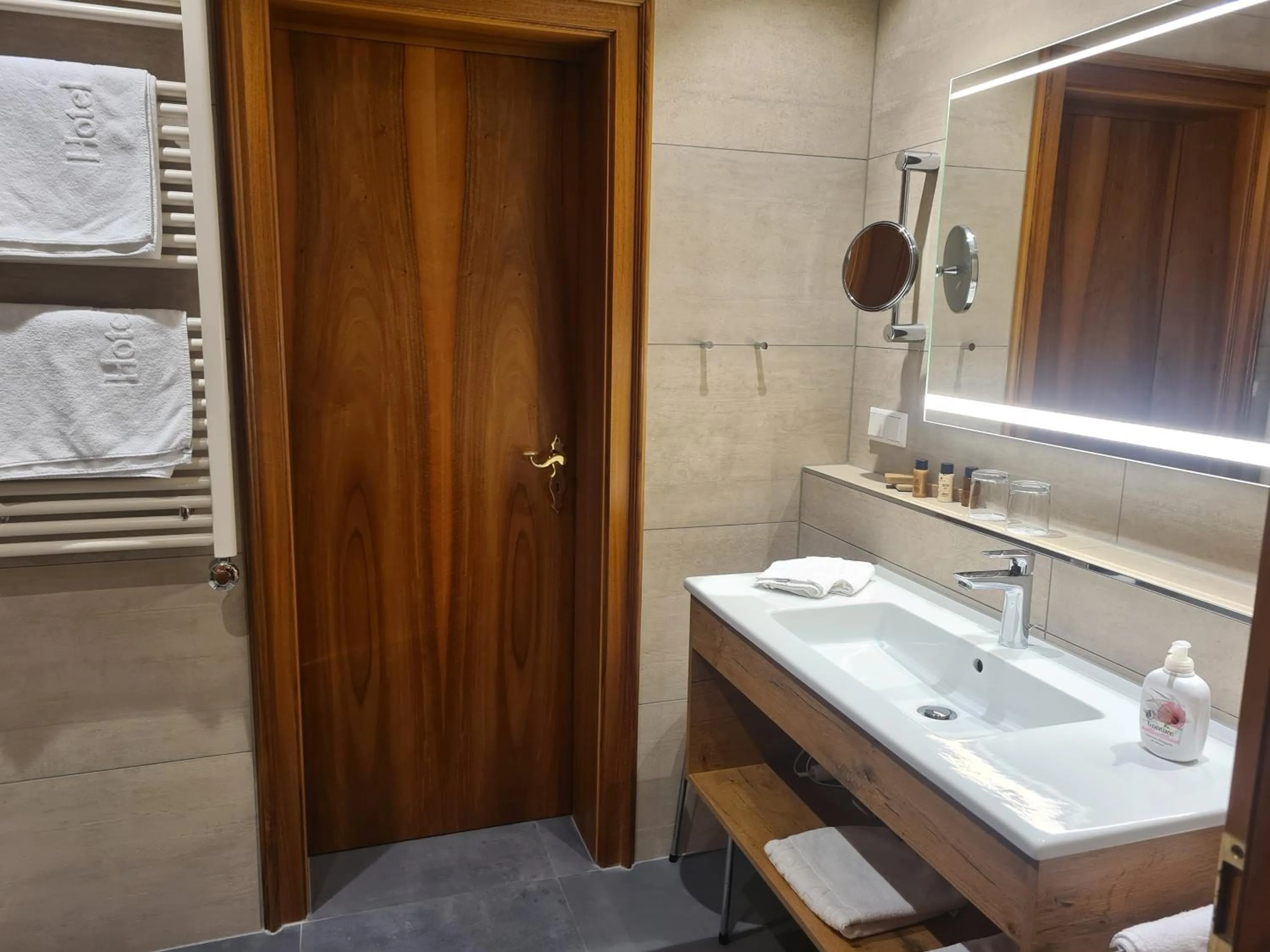 Bathroom in Hotel Anna