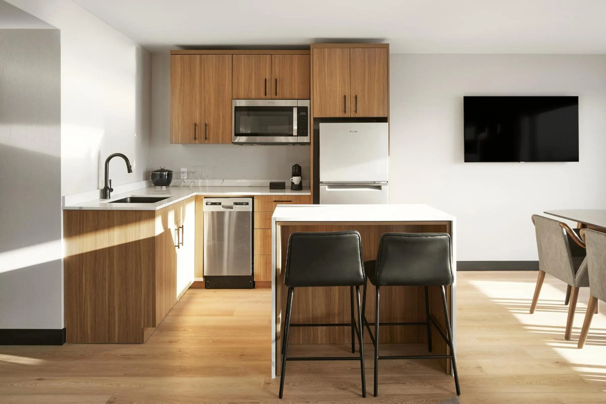 Kitchen or kitchenette in Hyatt Place Montreal - Downtown