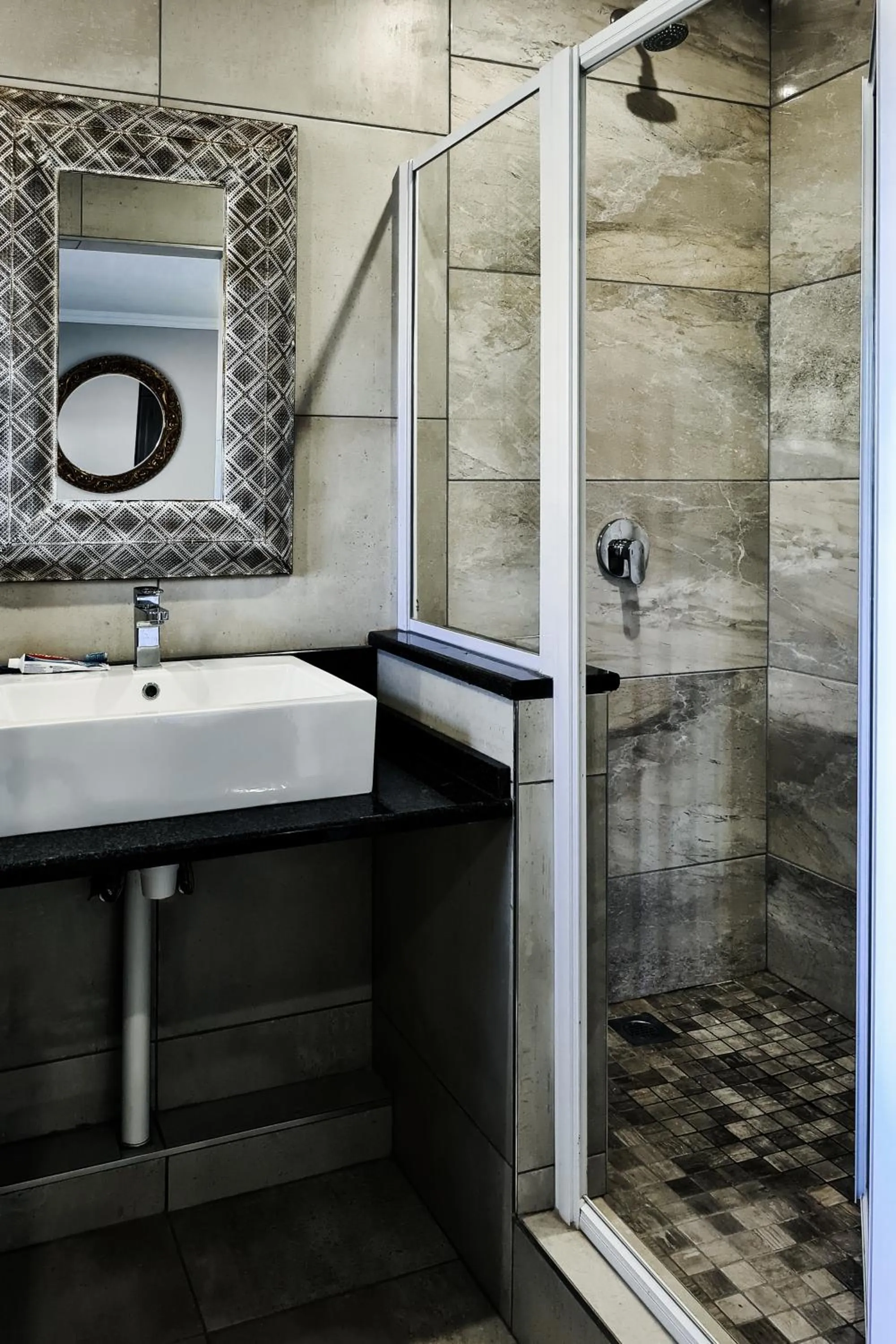 Bathroom in Pinehaven Bed and Breakfast