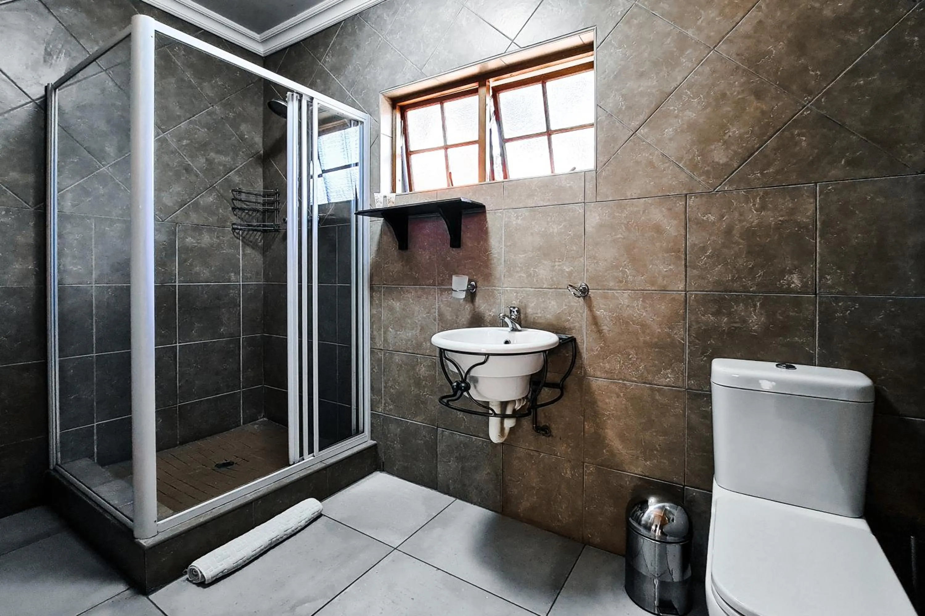 Bathroom in Pinehaven Bed and Breakfast