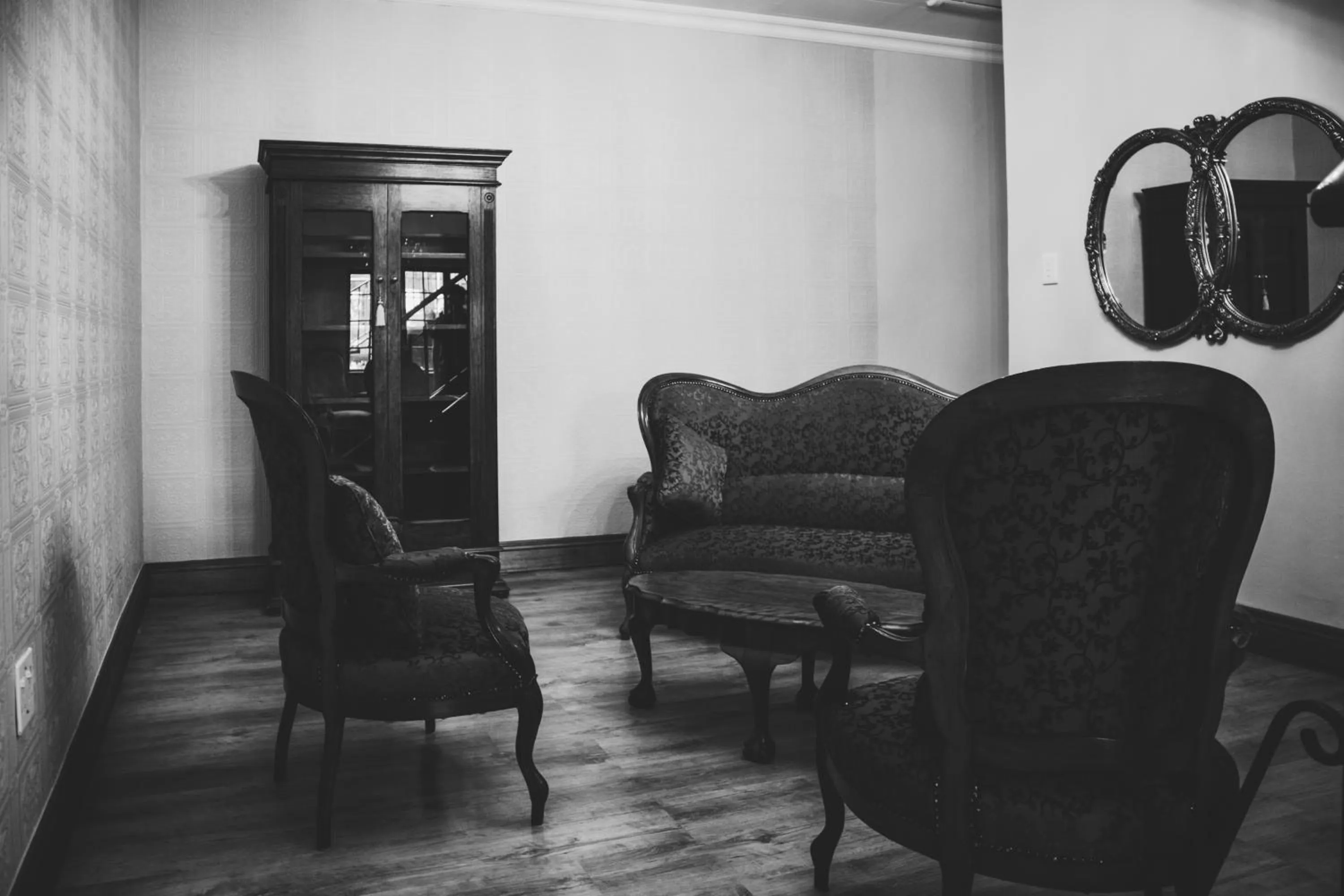 Seating area in Pinehaven Bed and Breakfast