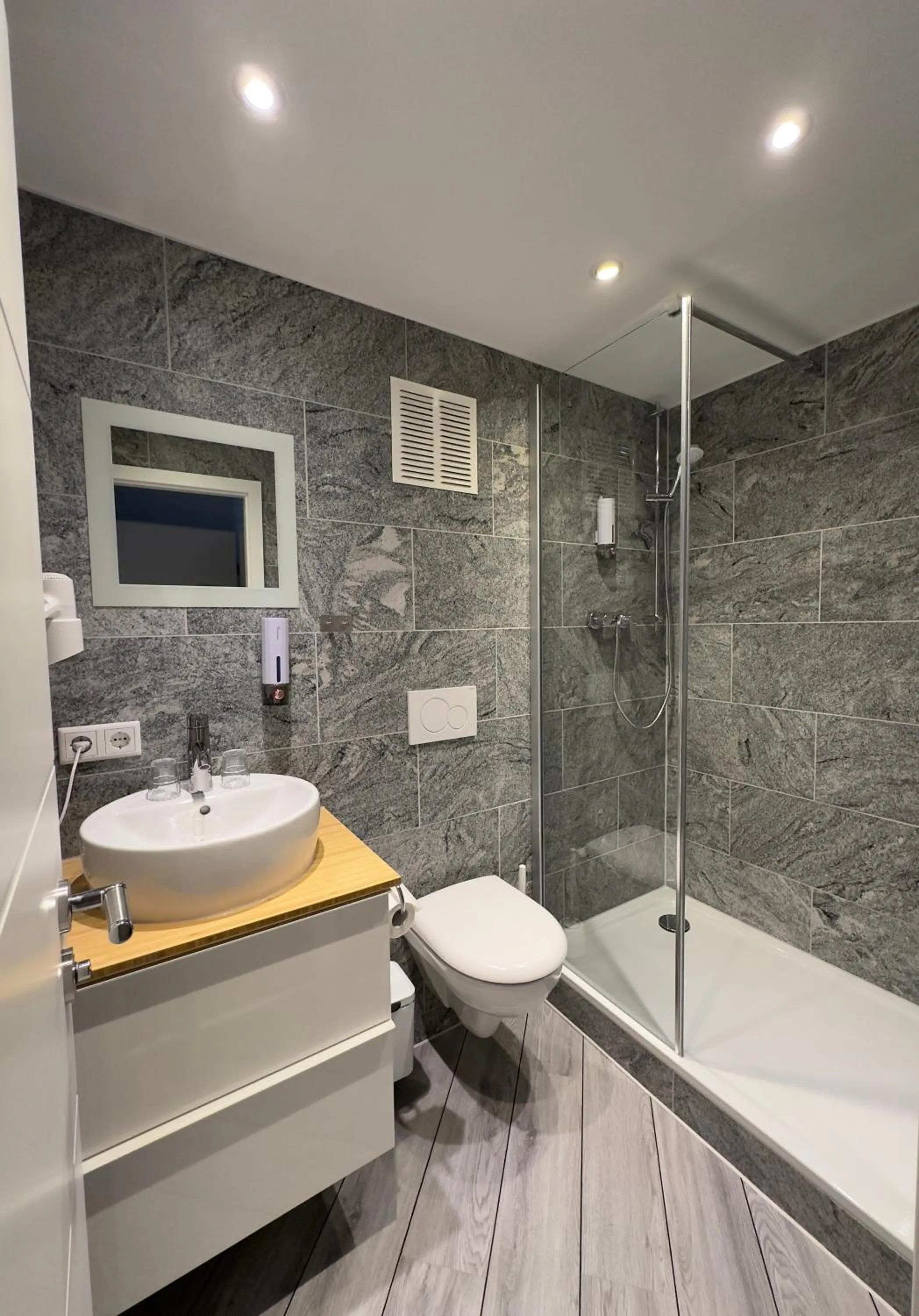 Bathroom in Mertinkus Nordseehotel