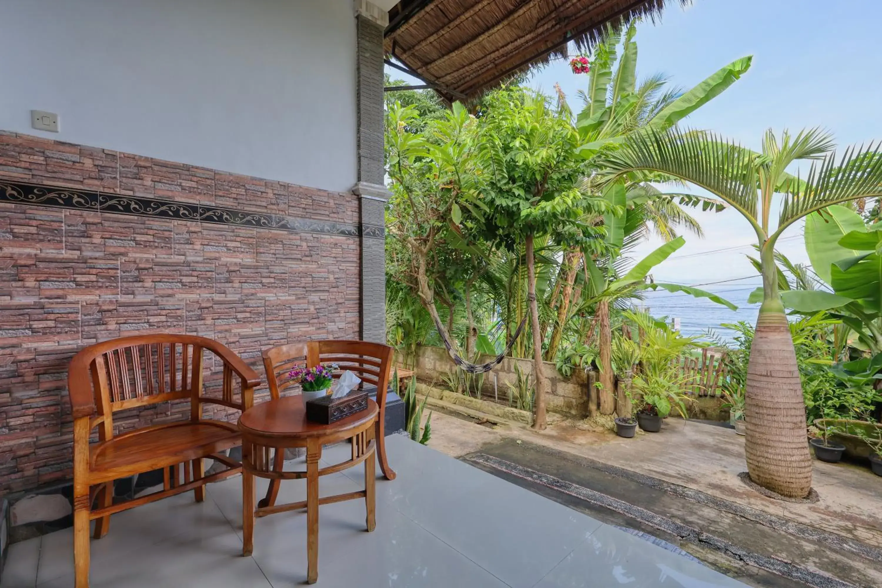 Double Room with Garden View in Bagus Cottage Double Room with Garden View in Bagus Cottage