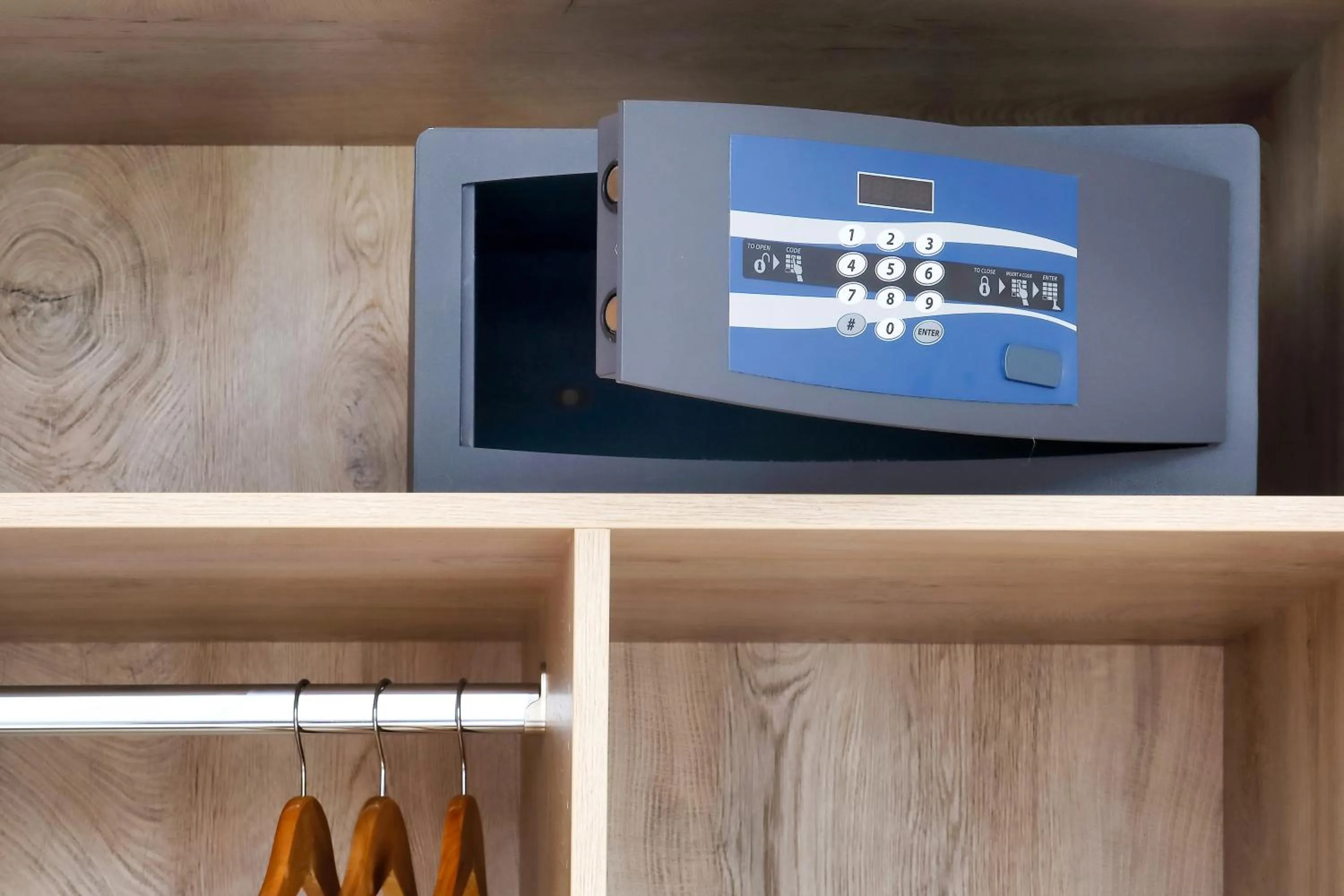 safe in Hotel Müller Café & Wein - Mondholzhotel