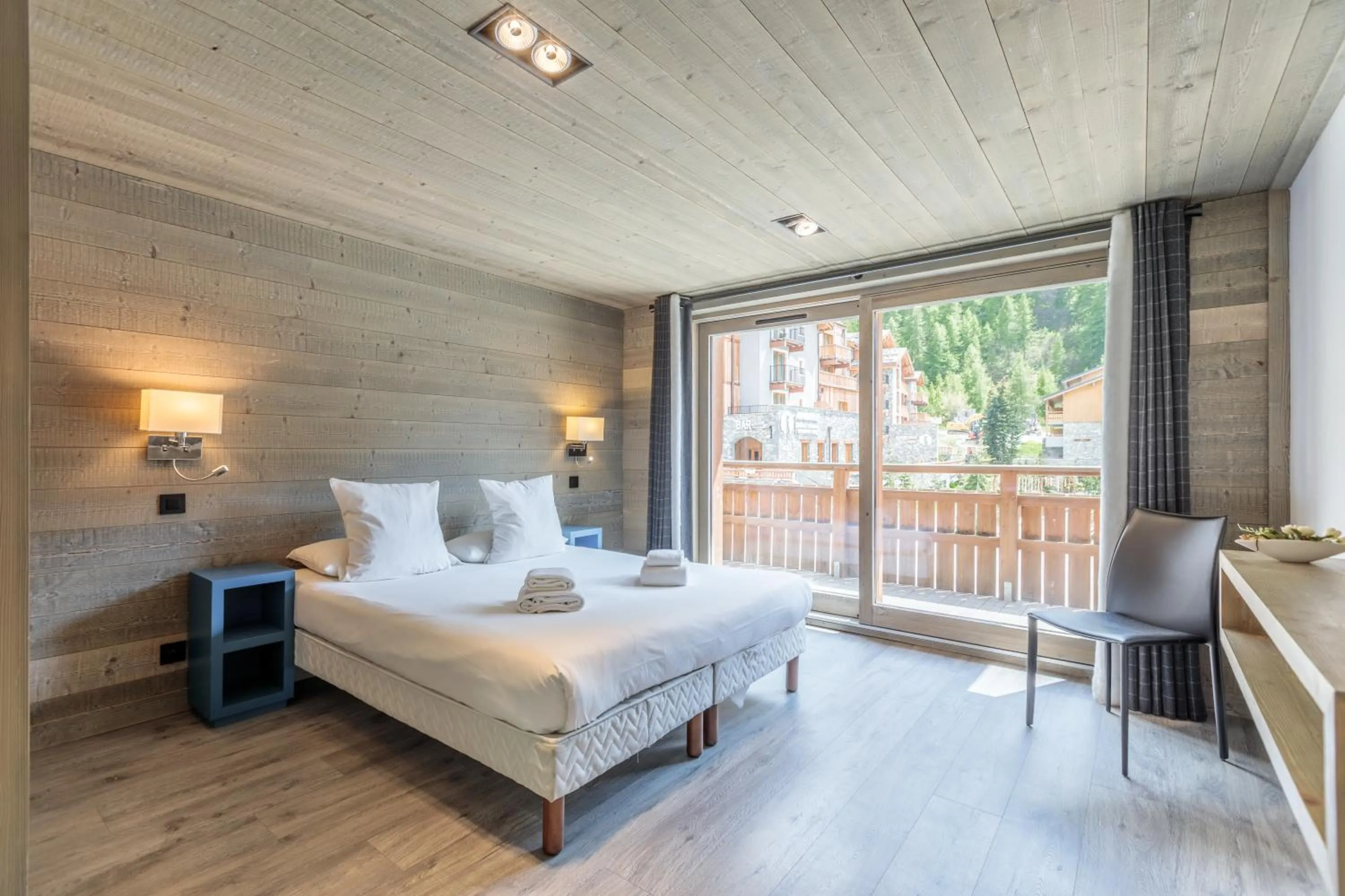 Bed in Victoria Lodge, Friendly Hotel