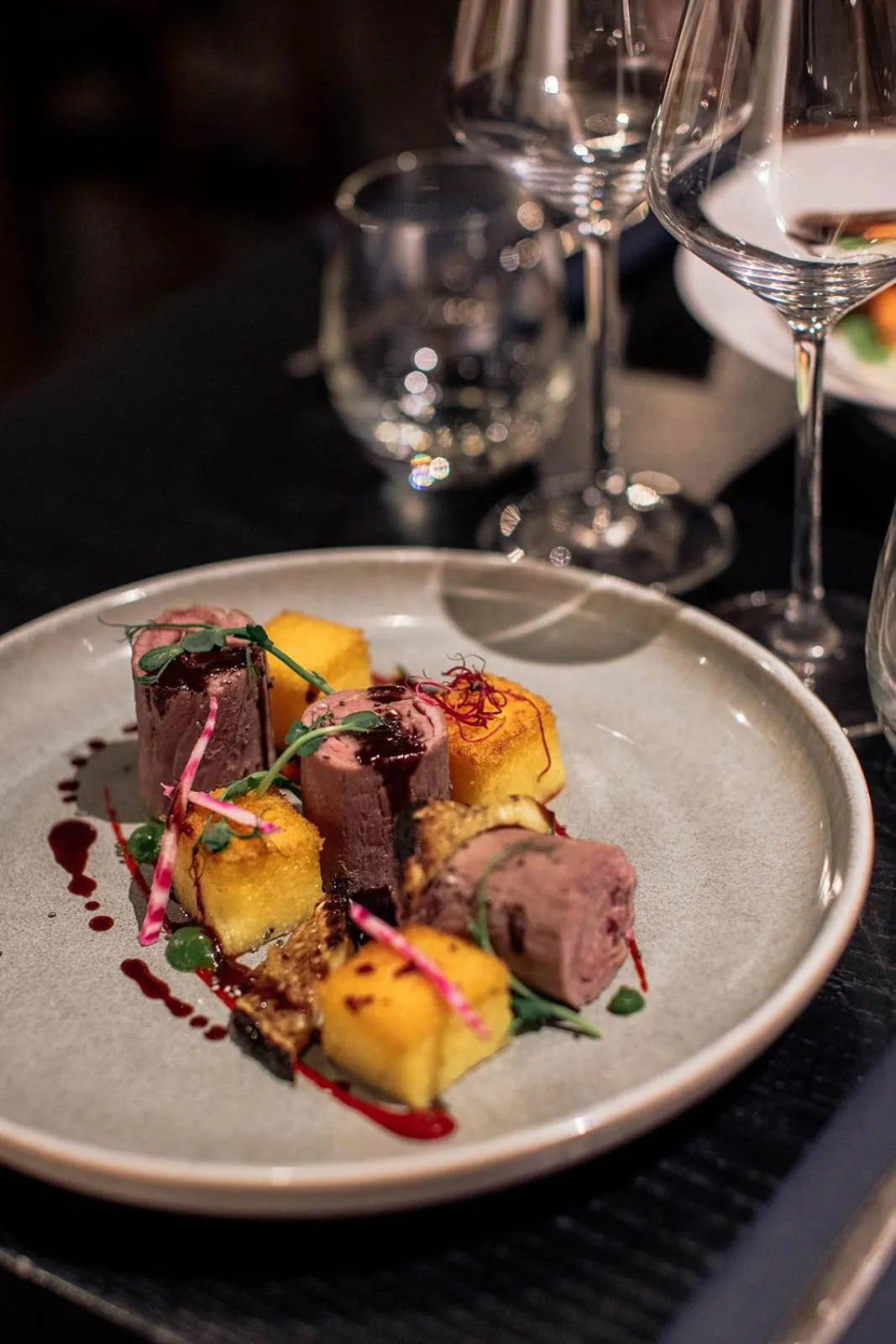 Restaurant/places to eat in Victoria Lodge, Friendly Hotel