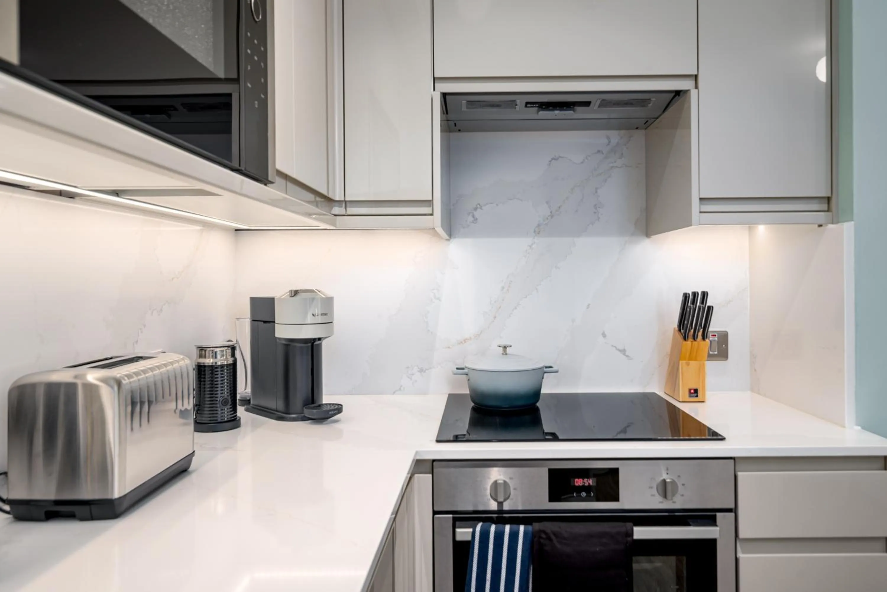 Coffee/tea facilities in Redmayne House - Urban Apartments