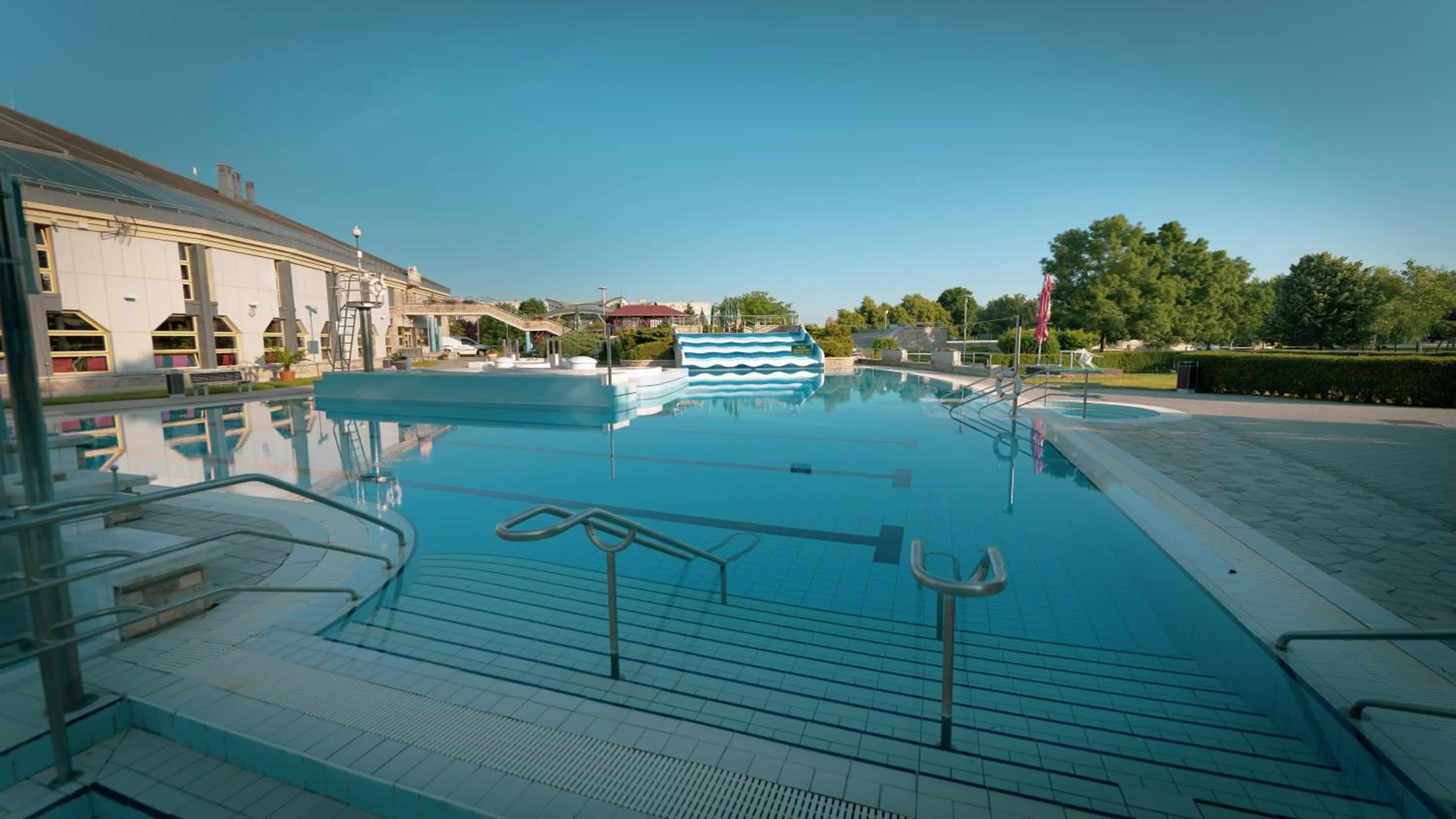 Swimming pool in Tisia Hotel & Spa