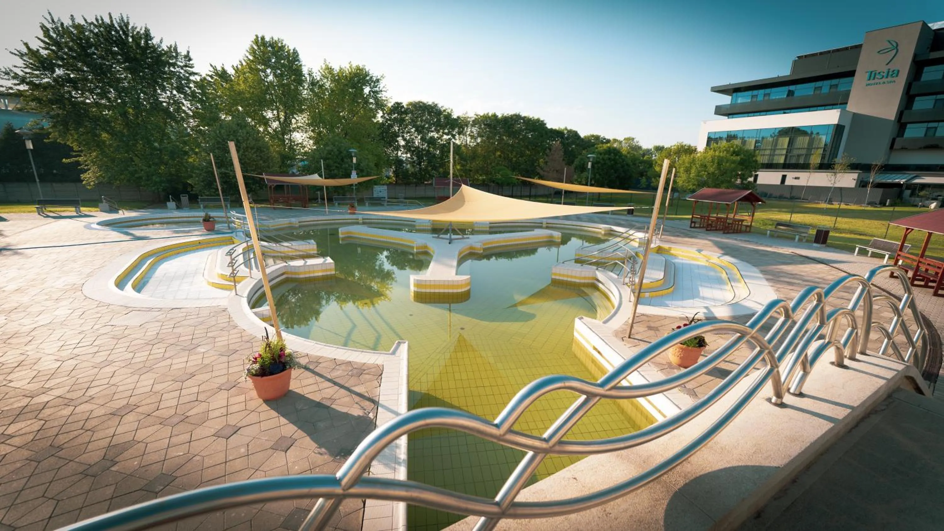 Hot Spring Bath in Tisia Hotel & Spa