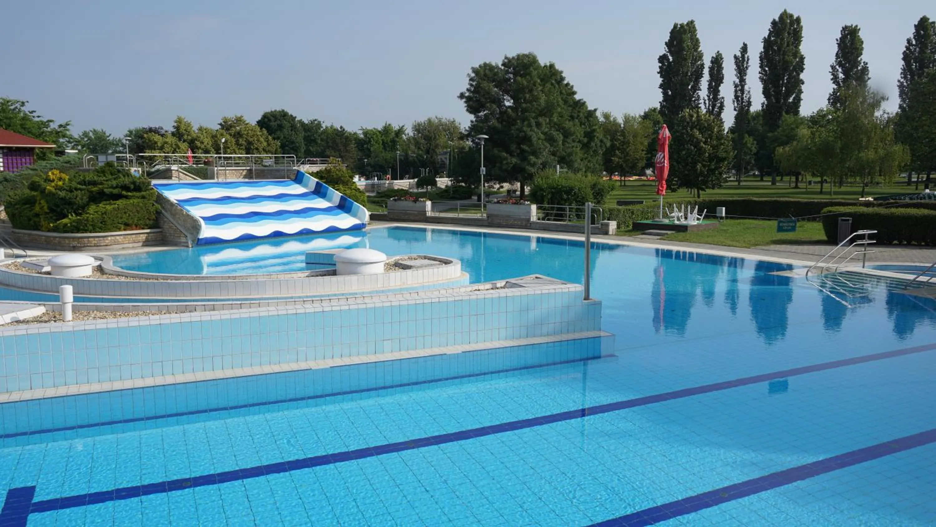 Swimming pool in Tisia Hotel & Spa