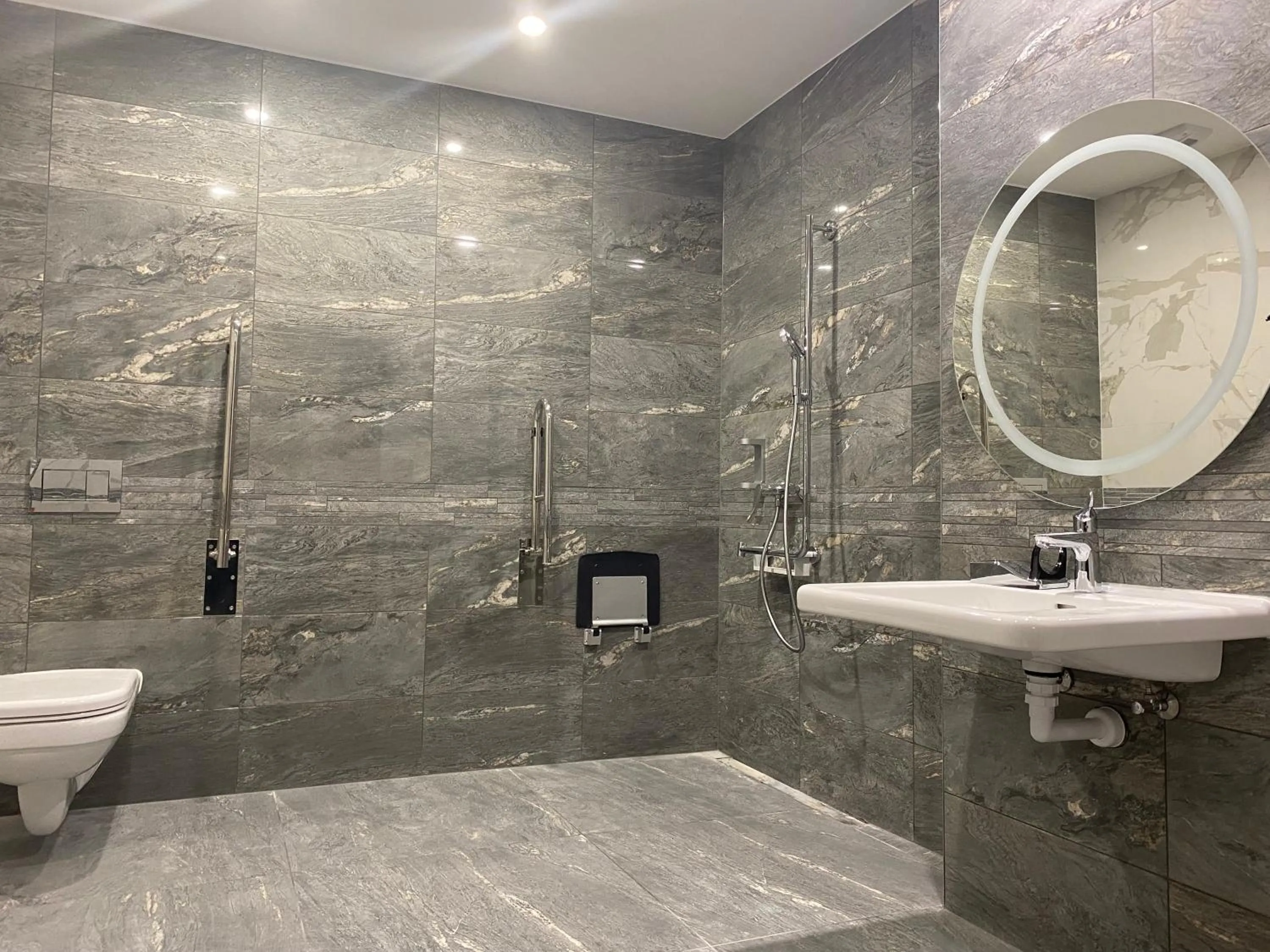 acessibility in Tisia Hotel & Spa