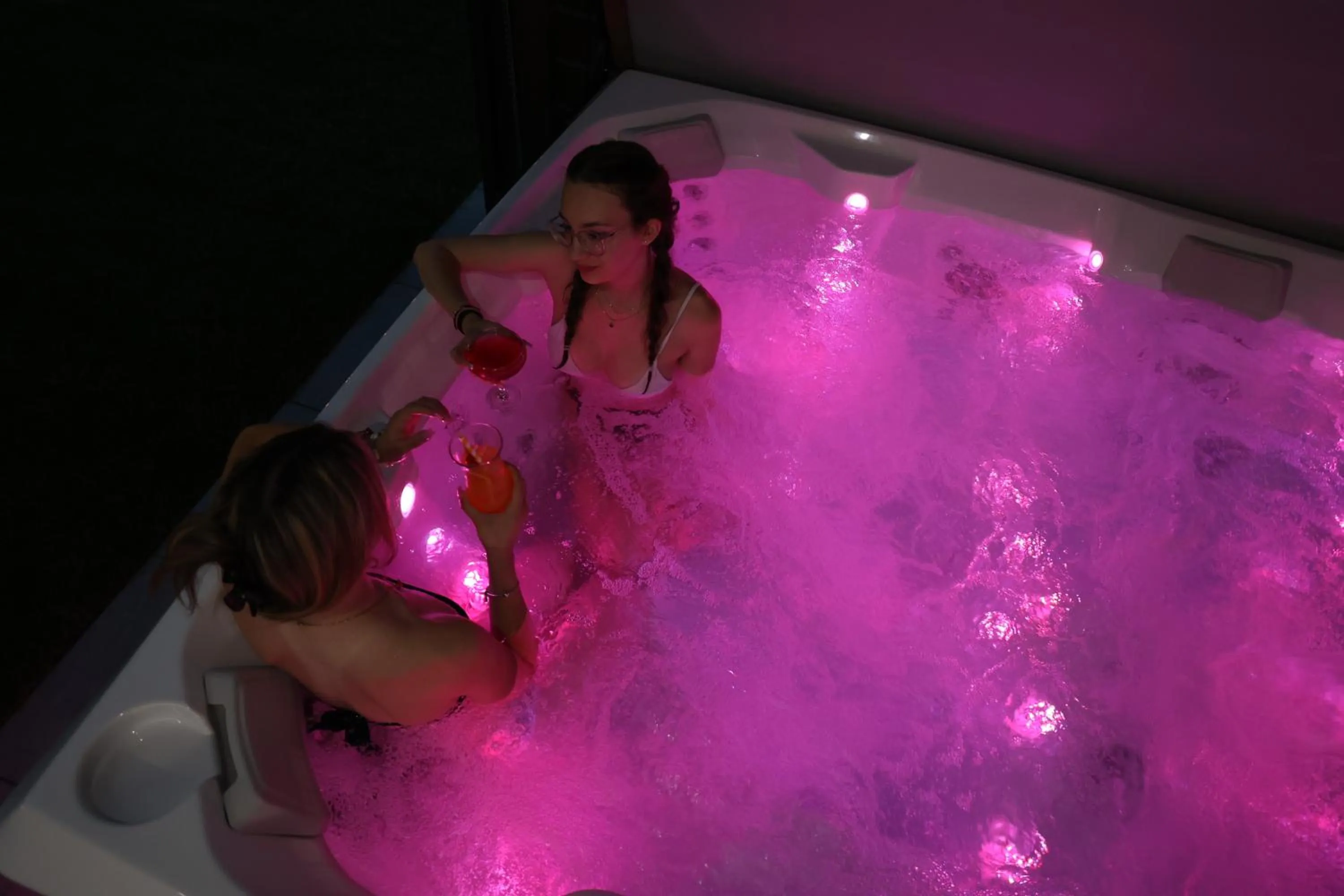 Hot Tub in Tisia Hotel & Spa