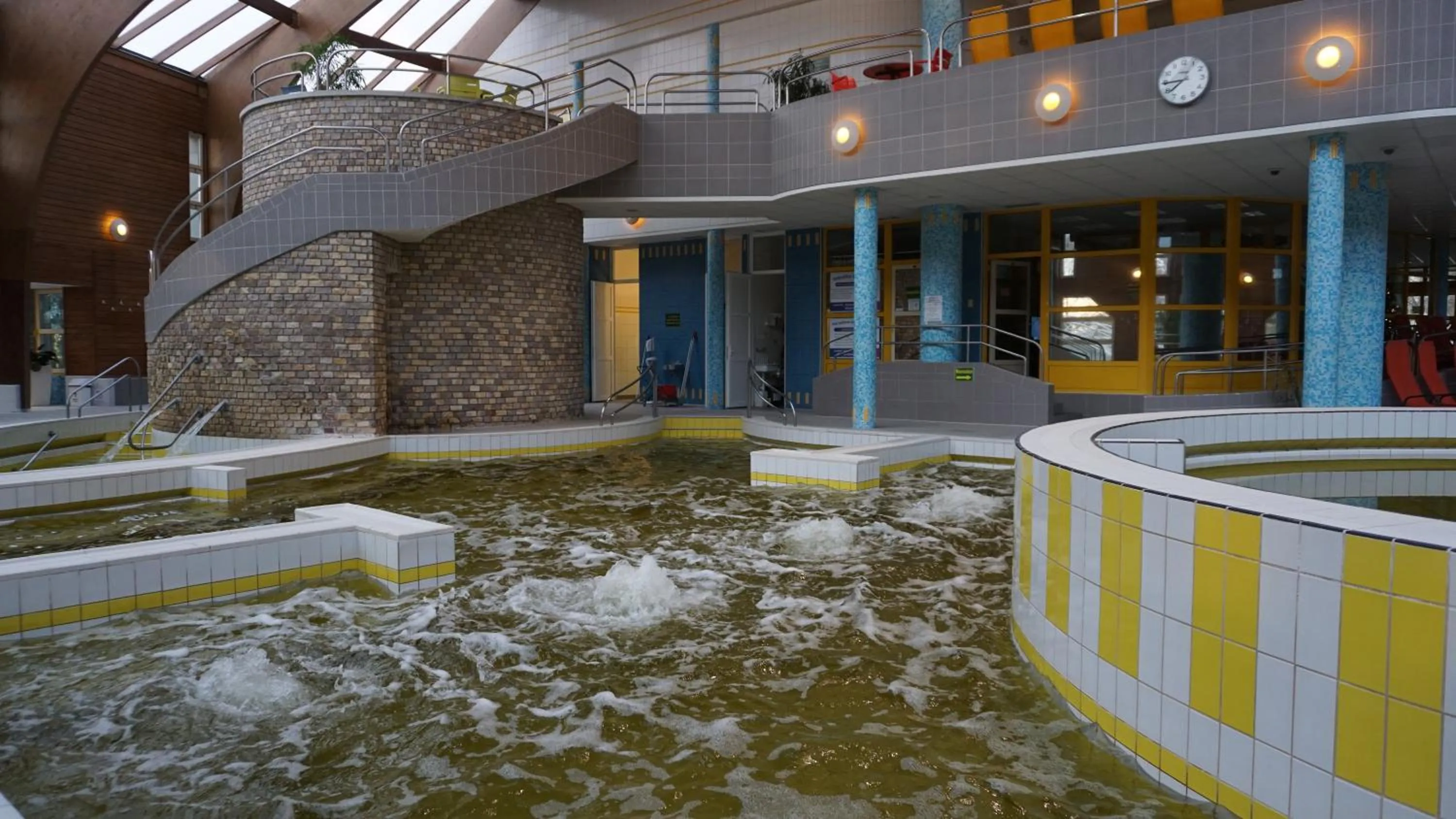 Swimming pool in Tisia Hotel & Spa