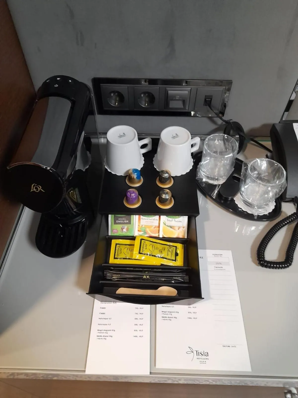 Coffee/tea facilities in Tisia Hotel & Spa