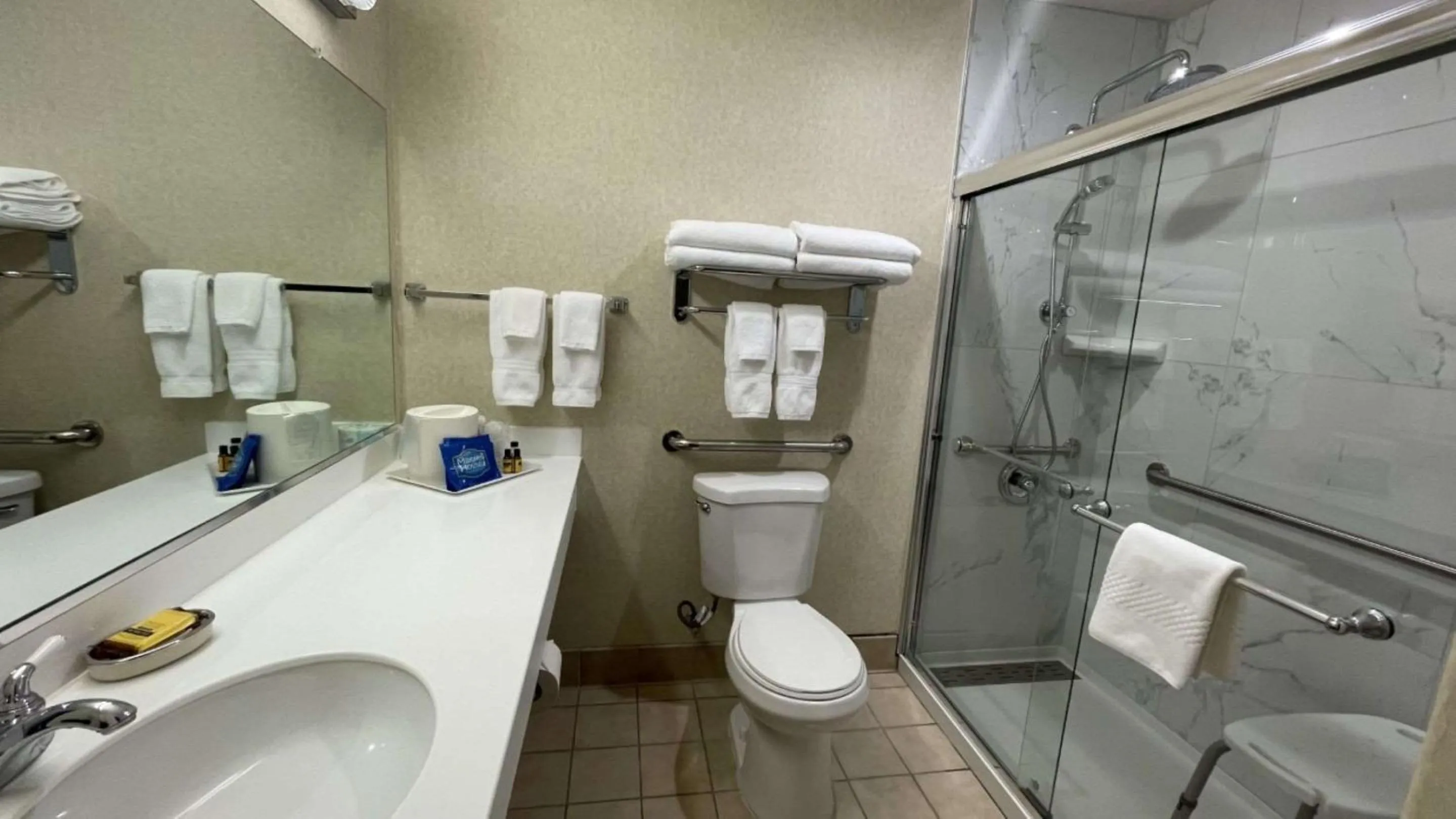 Bathroom in SureStay Hotel by Best Western Eureka