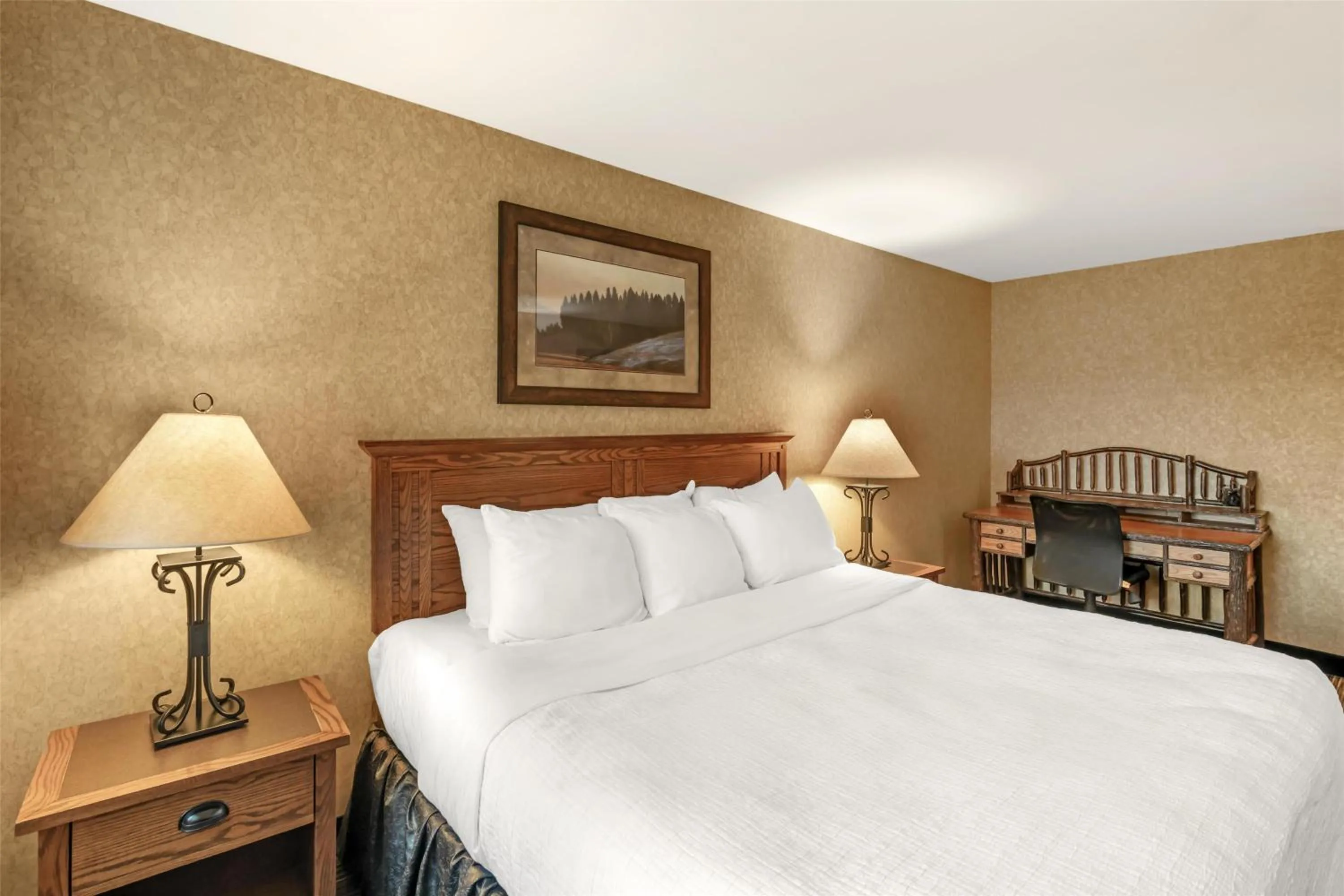 Bedroom, Bed in Best Western Plus Kelly Inn and Suites