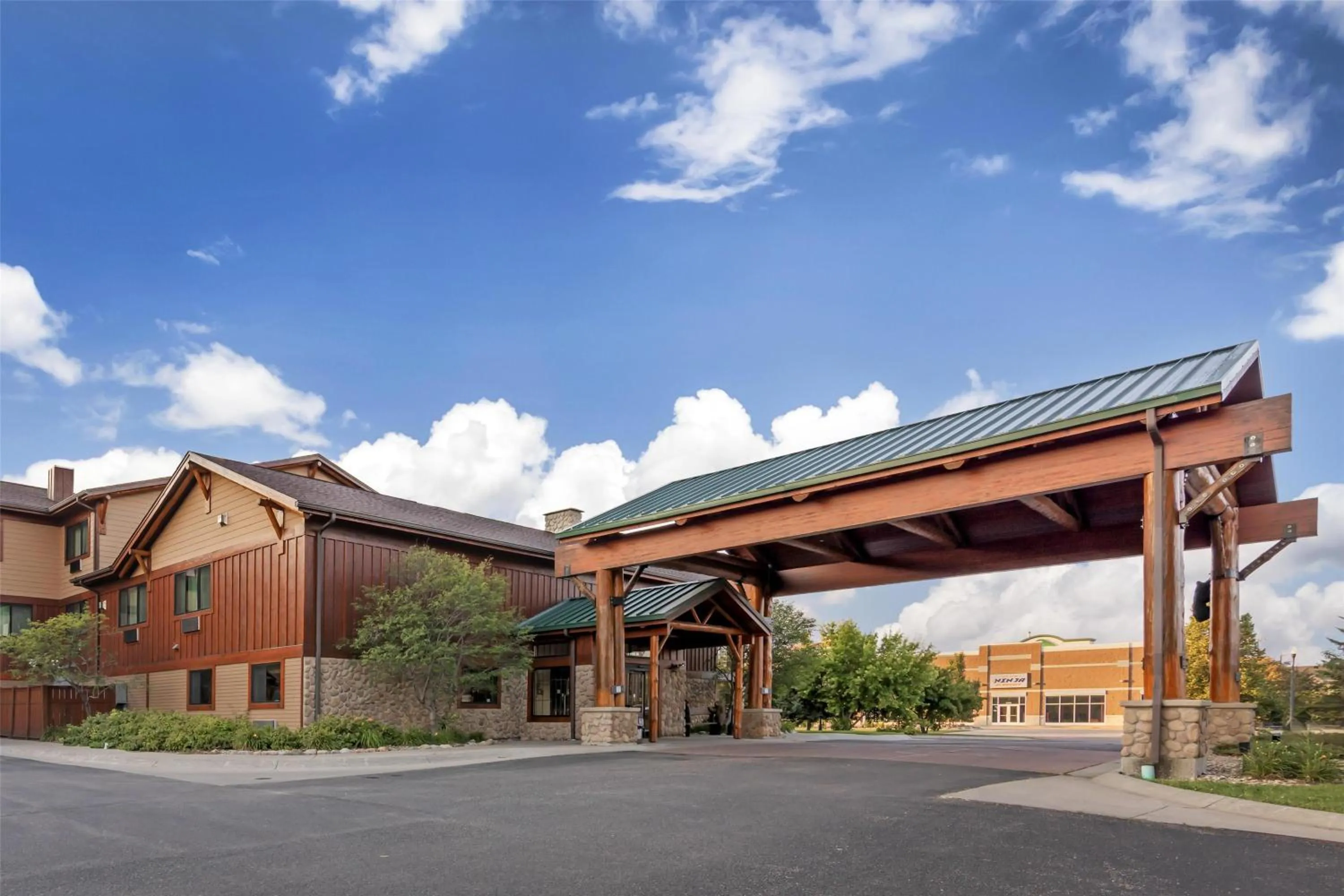 Property building in Best Western Plus Kelly Inn and Suites