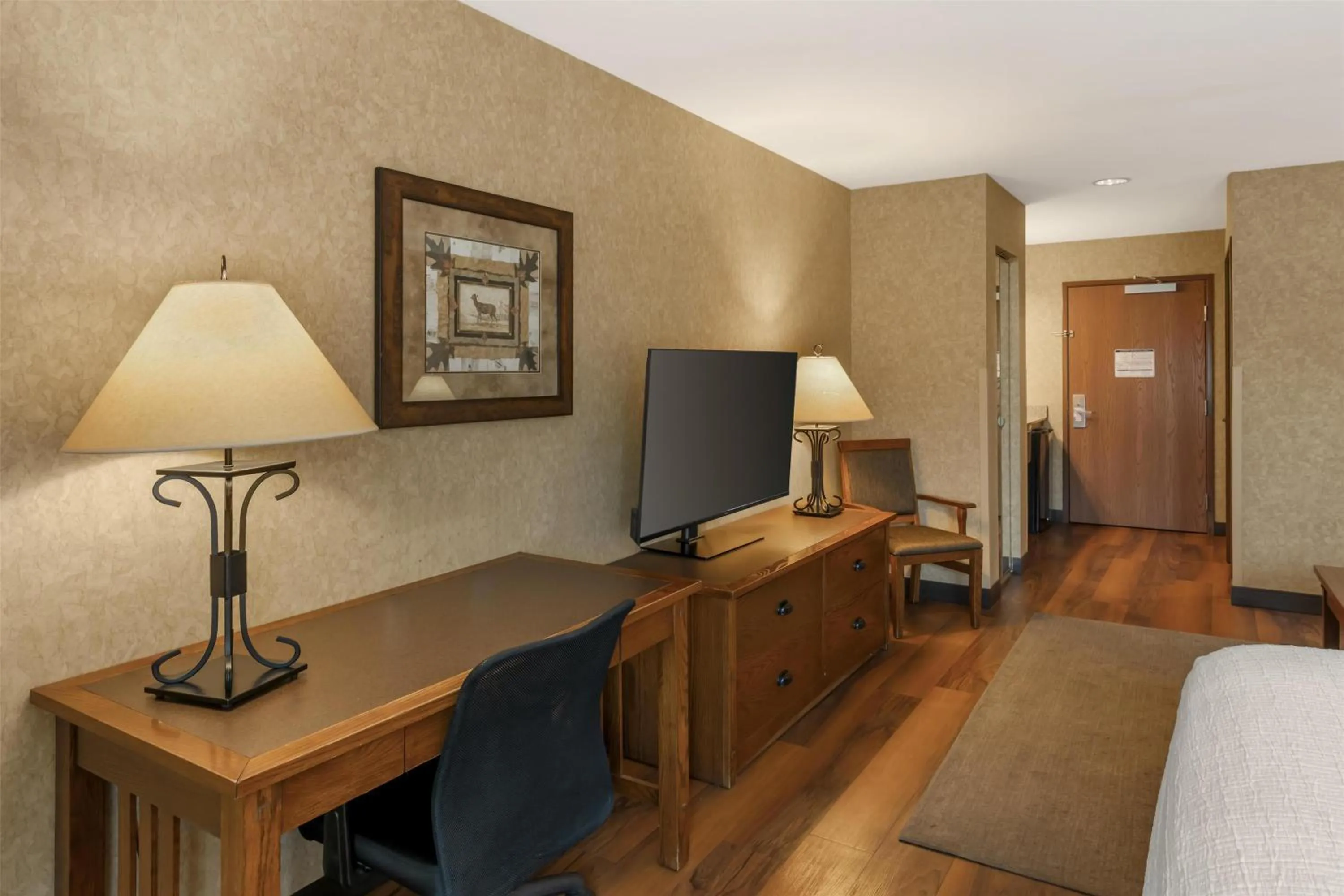 Bedroom in Best Western Plus Kelly Inn and Suites