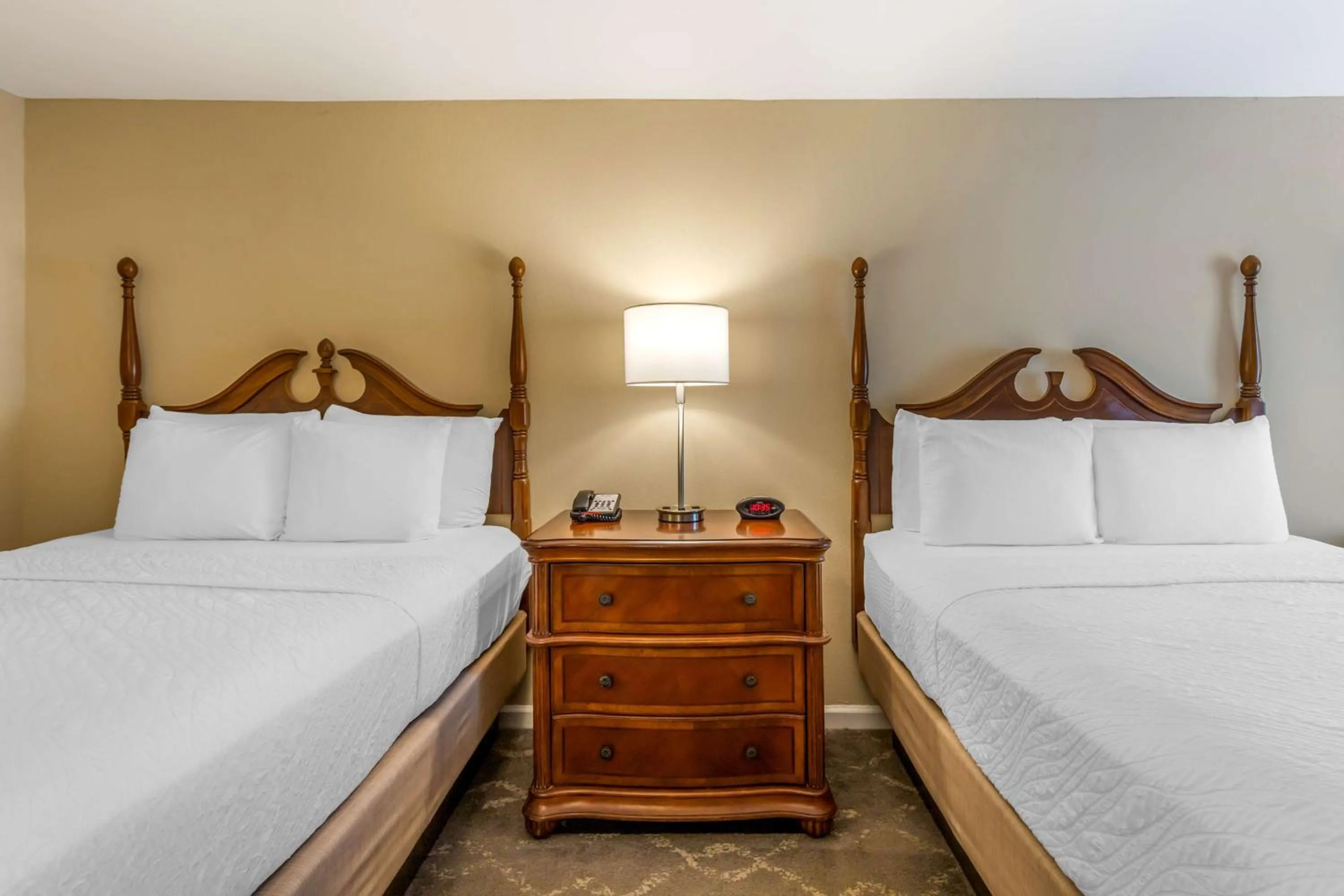 Bedroom, Bed in Best Western PLUS Santee Inn