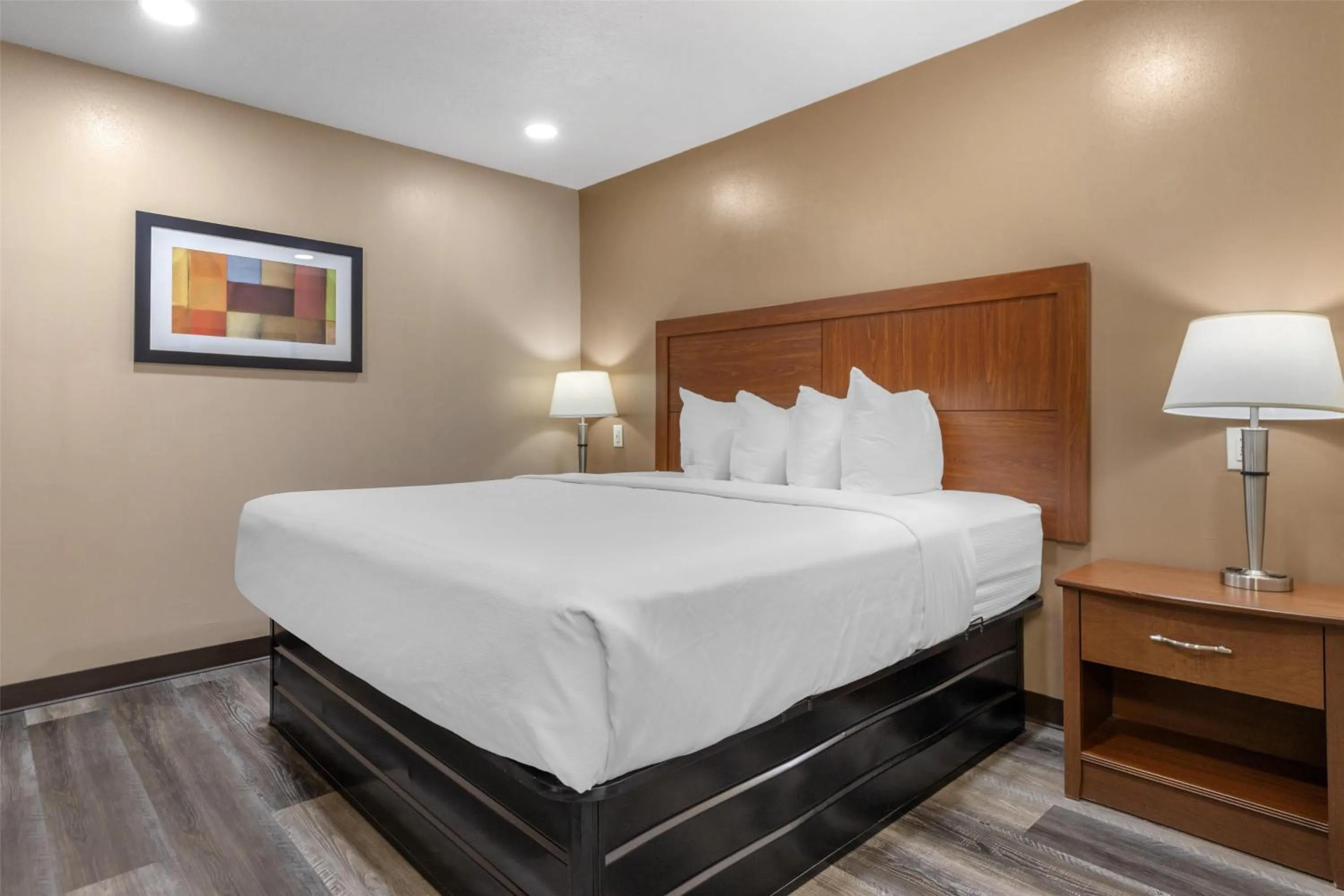 Bedroom, Bed in SureStay Plus Hotel by Best Western Poteau