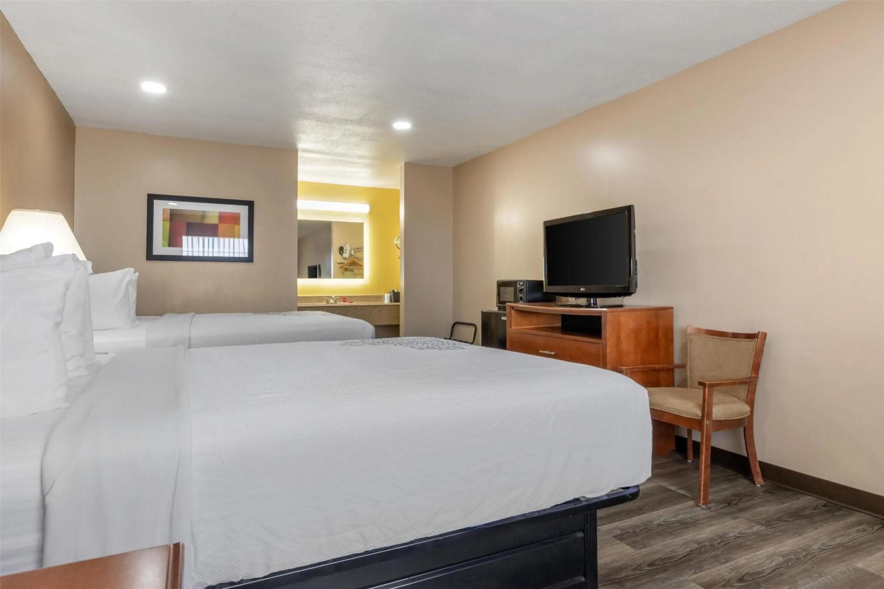 Bedroom, Bed in SureStay Plus Hotel by Best Western Poteau