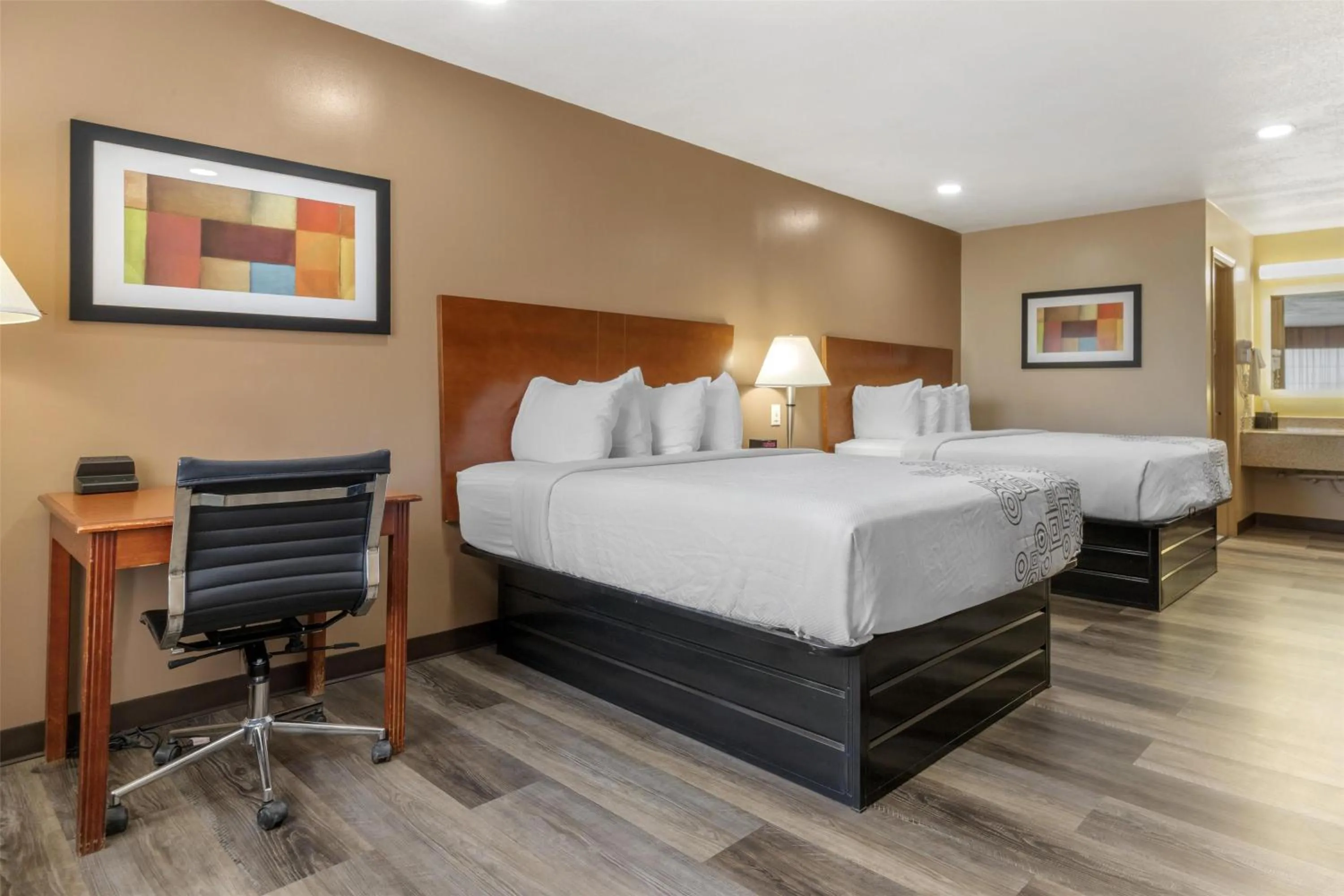 Bedroom, Bed in SureStay Plus Hotel by Best Western Poteau