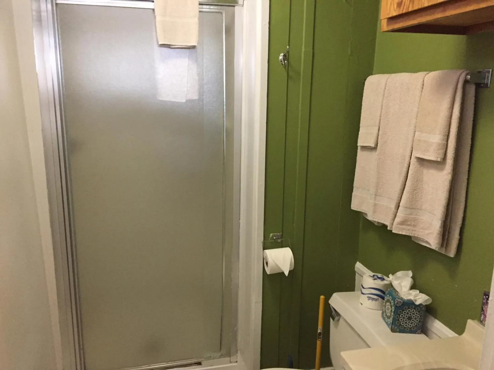 Shower in Catalina Island Seacrest Inn