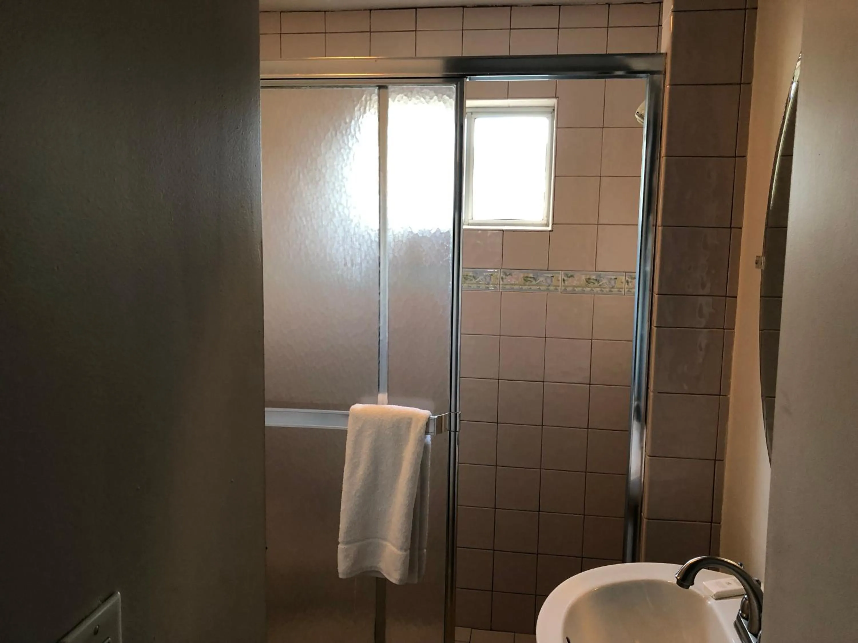 Shower in Catalina Island Seacrest Inn