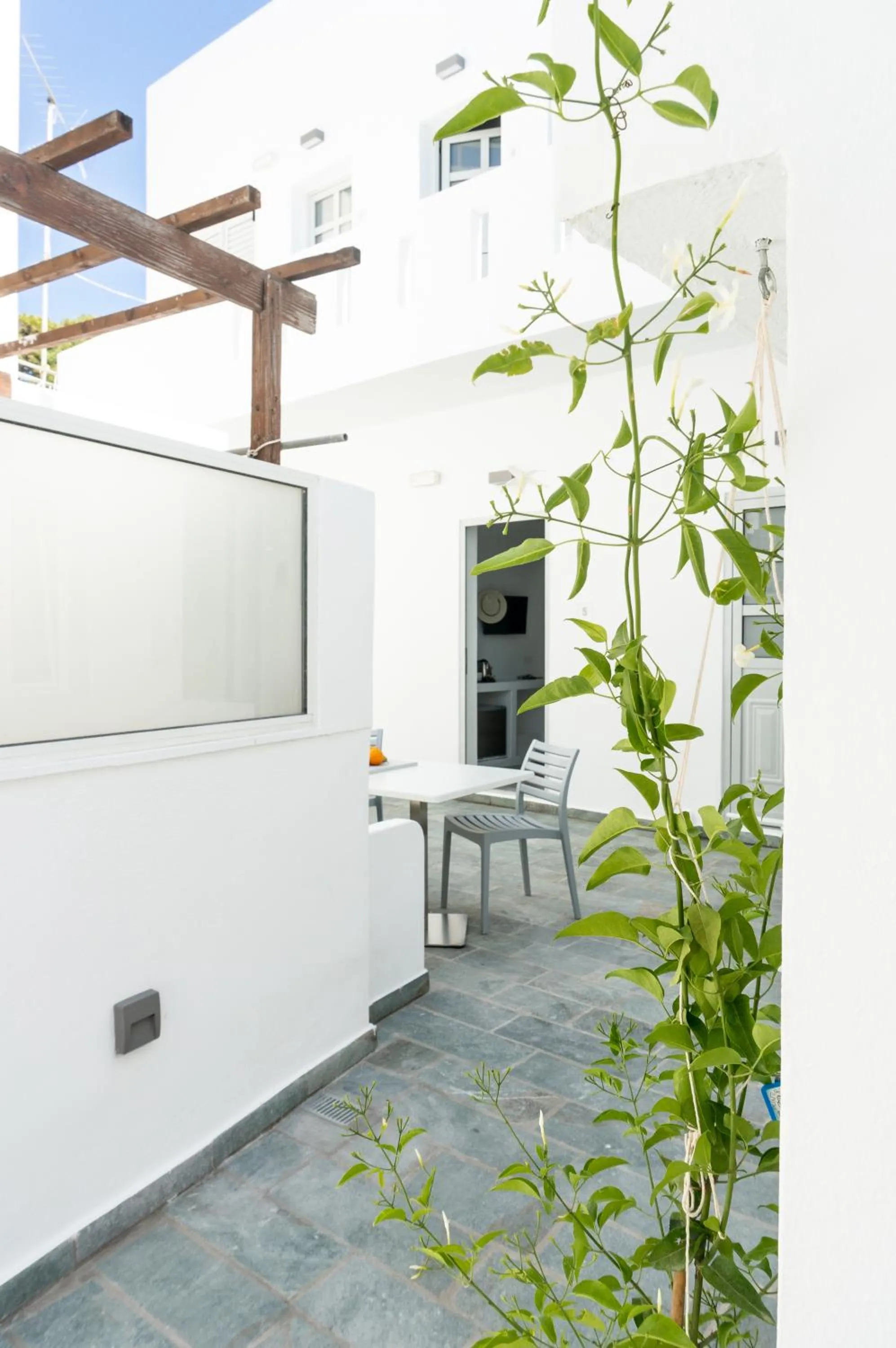 Patio in Pelican Paros