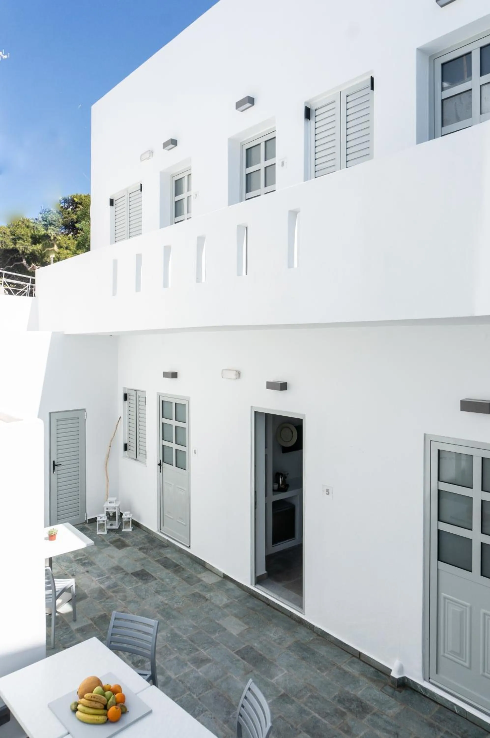 Property building in Pelican Paros