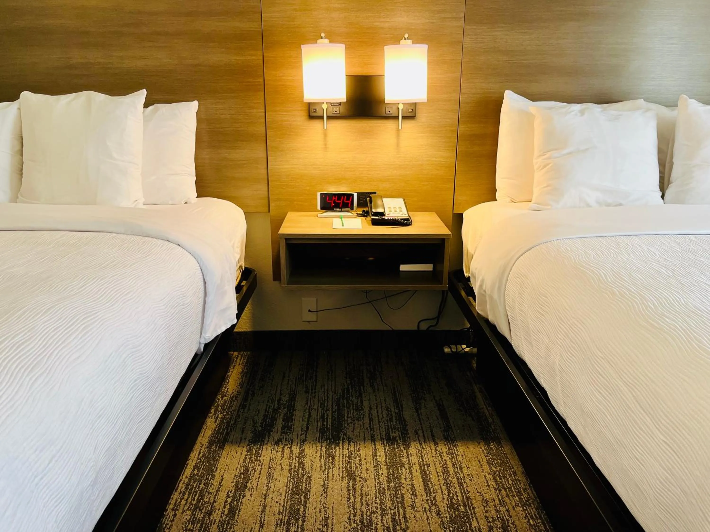 Photo of the whole room, Bed in Quality Inn Kodiak