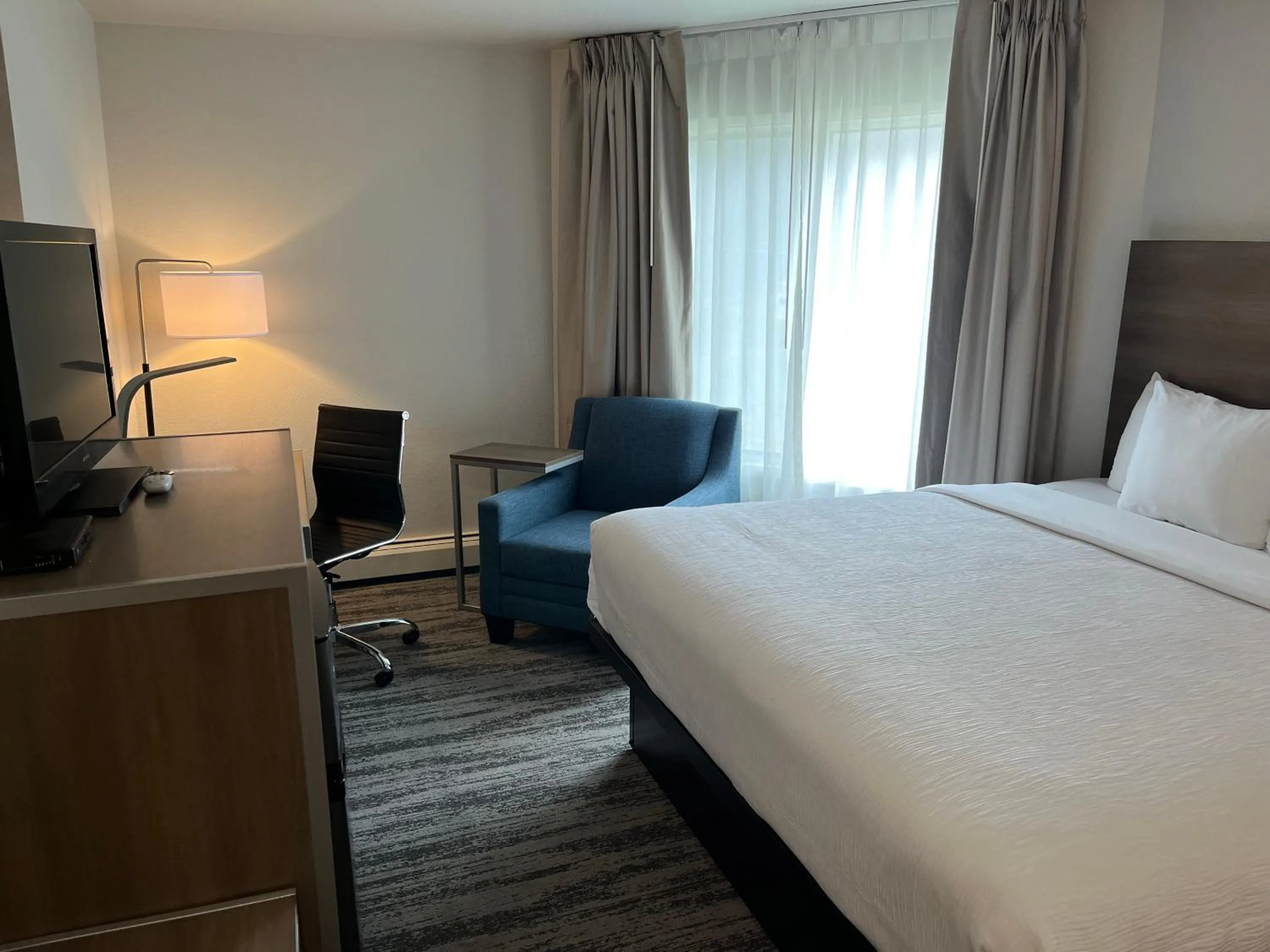 Photo of the whole room, Bed in Quality Inn Kodiak